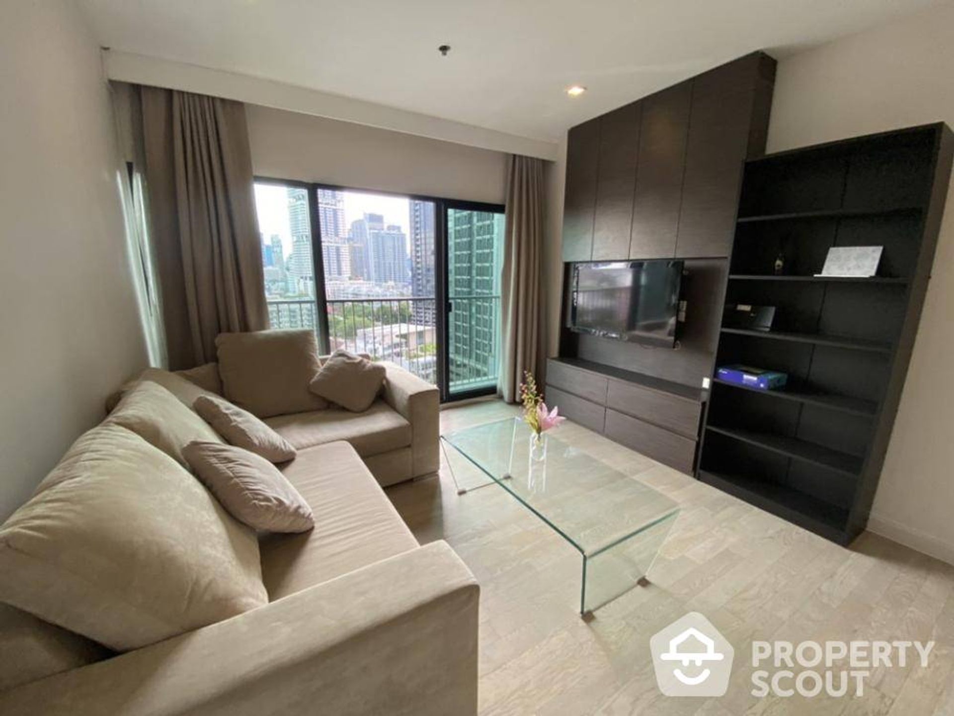 Condominium in Khlong Toei, Krung Thep Maha Nakhon 12892085