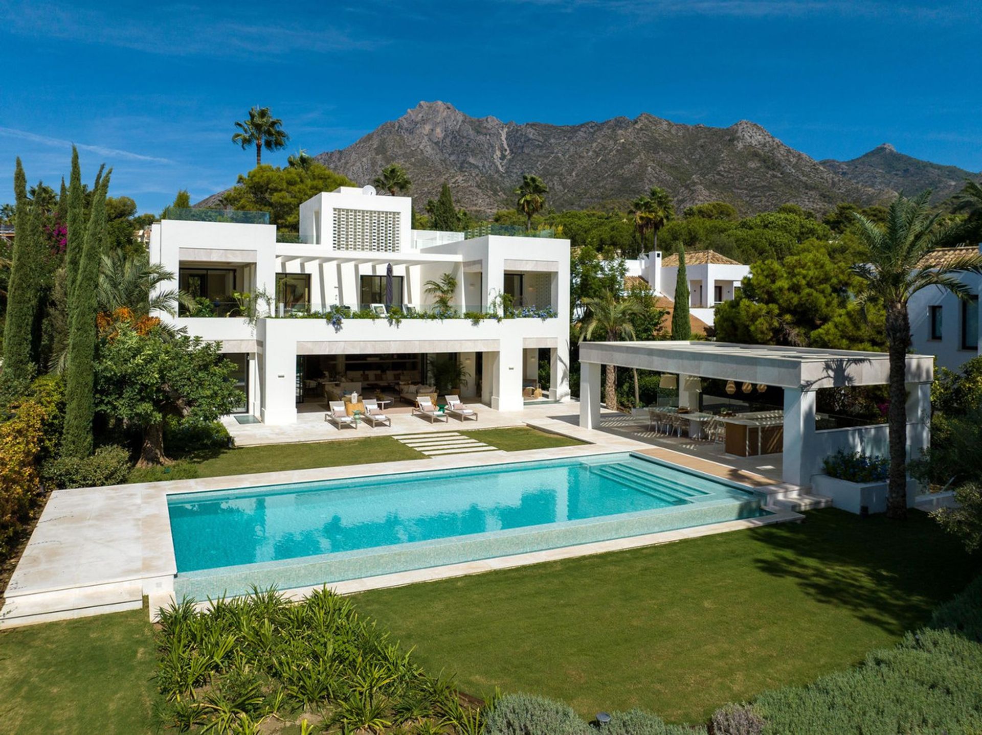 Haus im Marbella, Andalucía 12892125