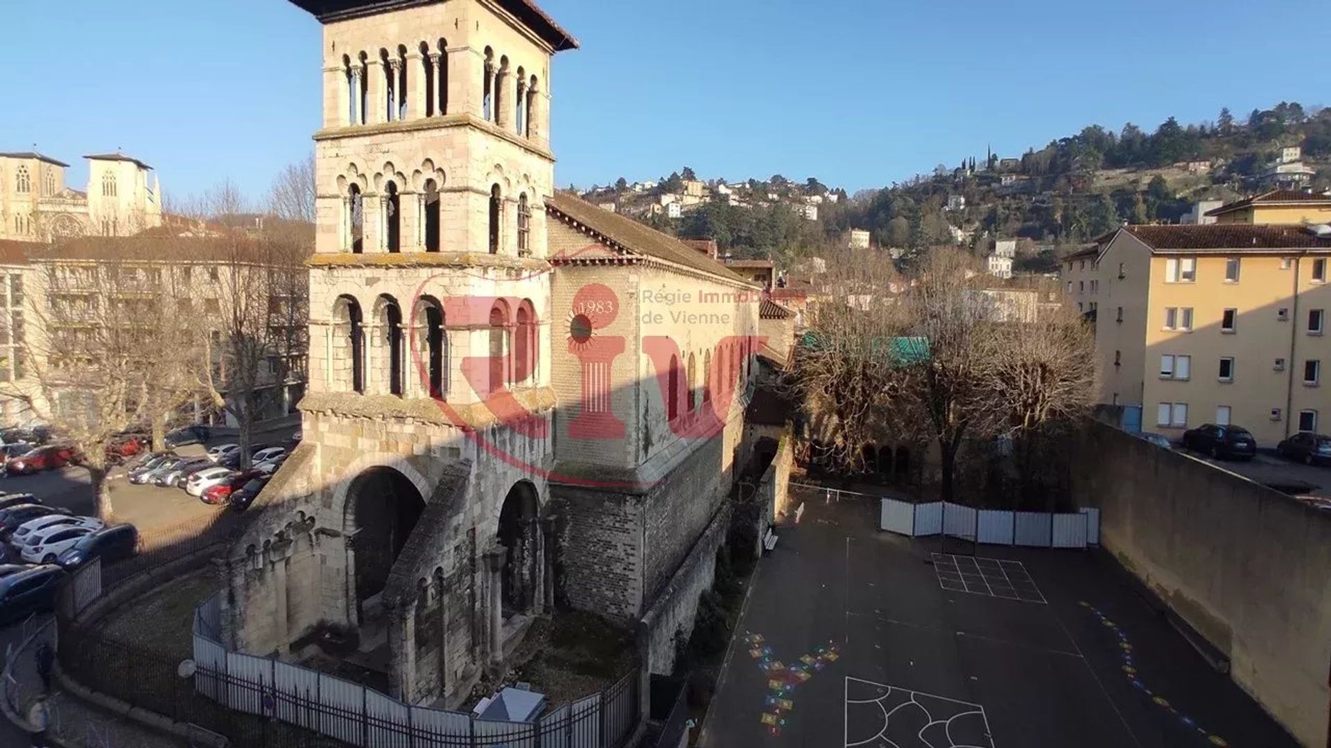 सम्मिलित में Vienne, Auvergne-Rhone-Alpes 12892207