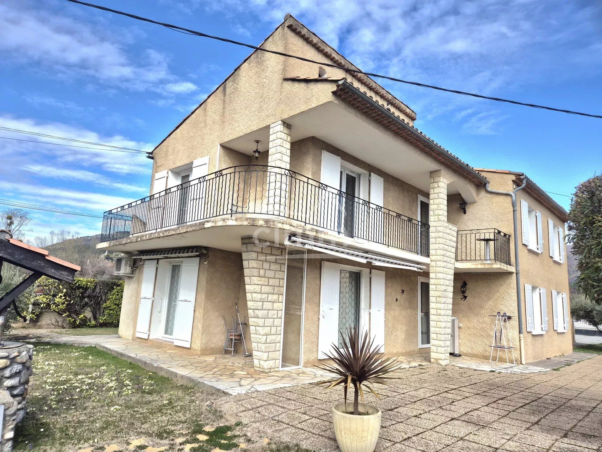 House in Chateau-Arnoux-Saint-Auban, Provence-Alpes-Cote d'Azur 12892256