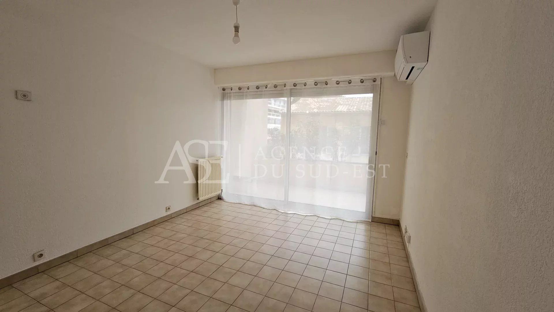 Condominium in Aix-en-Provence, Provence-Alpes-Côte d'Azur 12892287