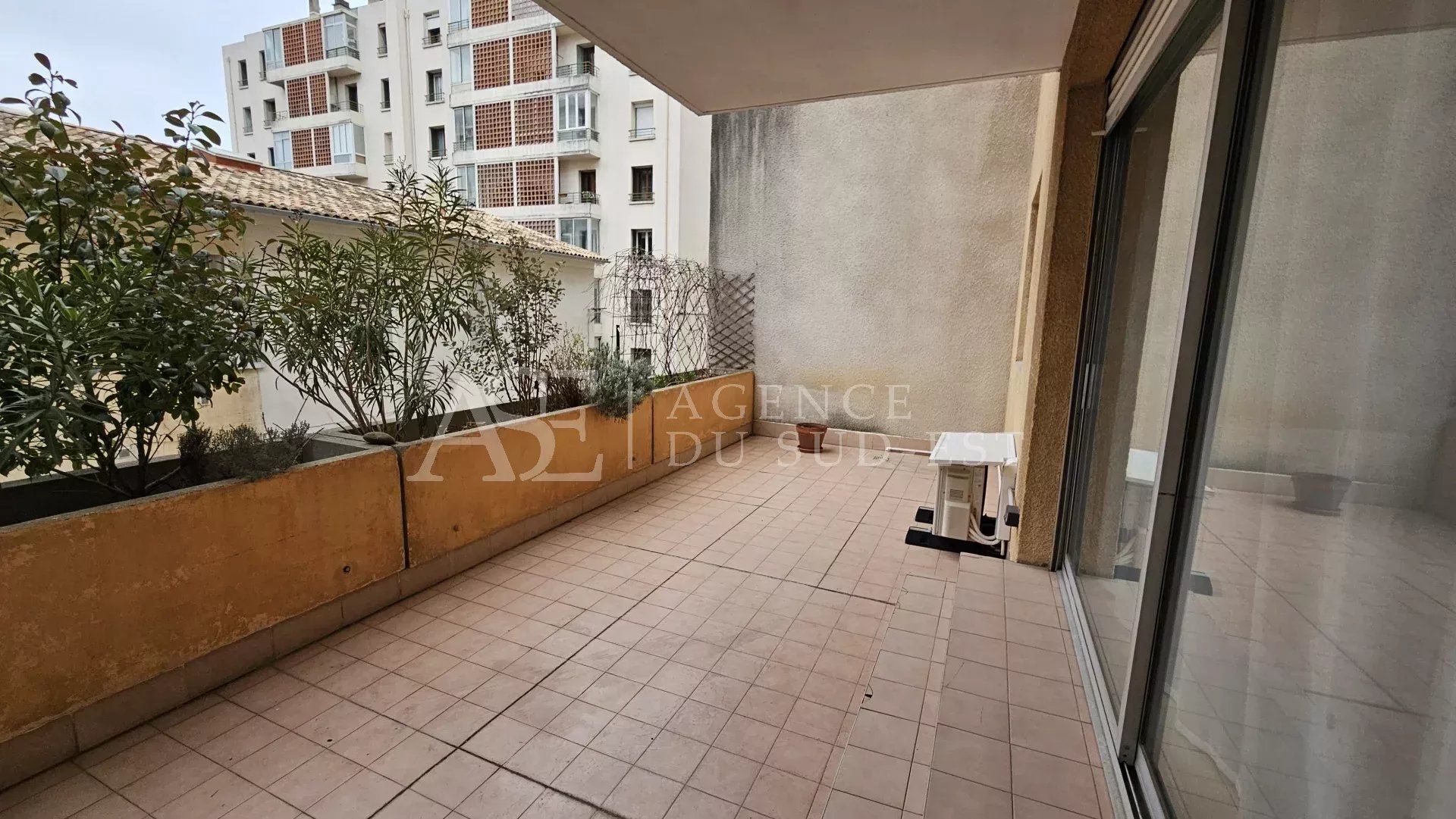 Condominium in Aix-en-Provence, Provence-Alpes-Côte d'Azur 12892287