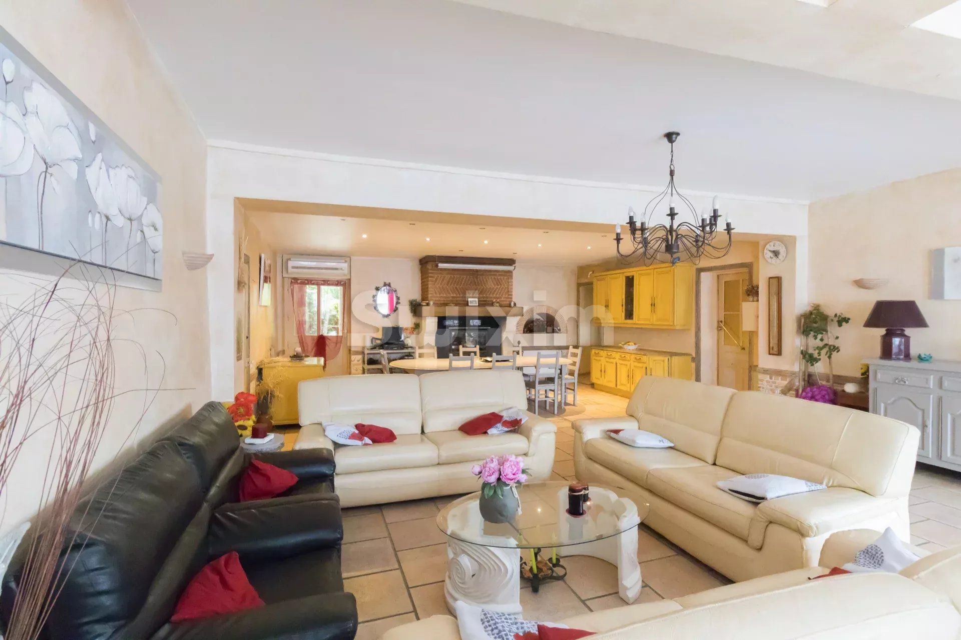 Residential in Châtillon-sur-Chalaronne, Ain 12892305