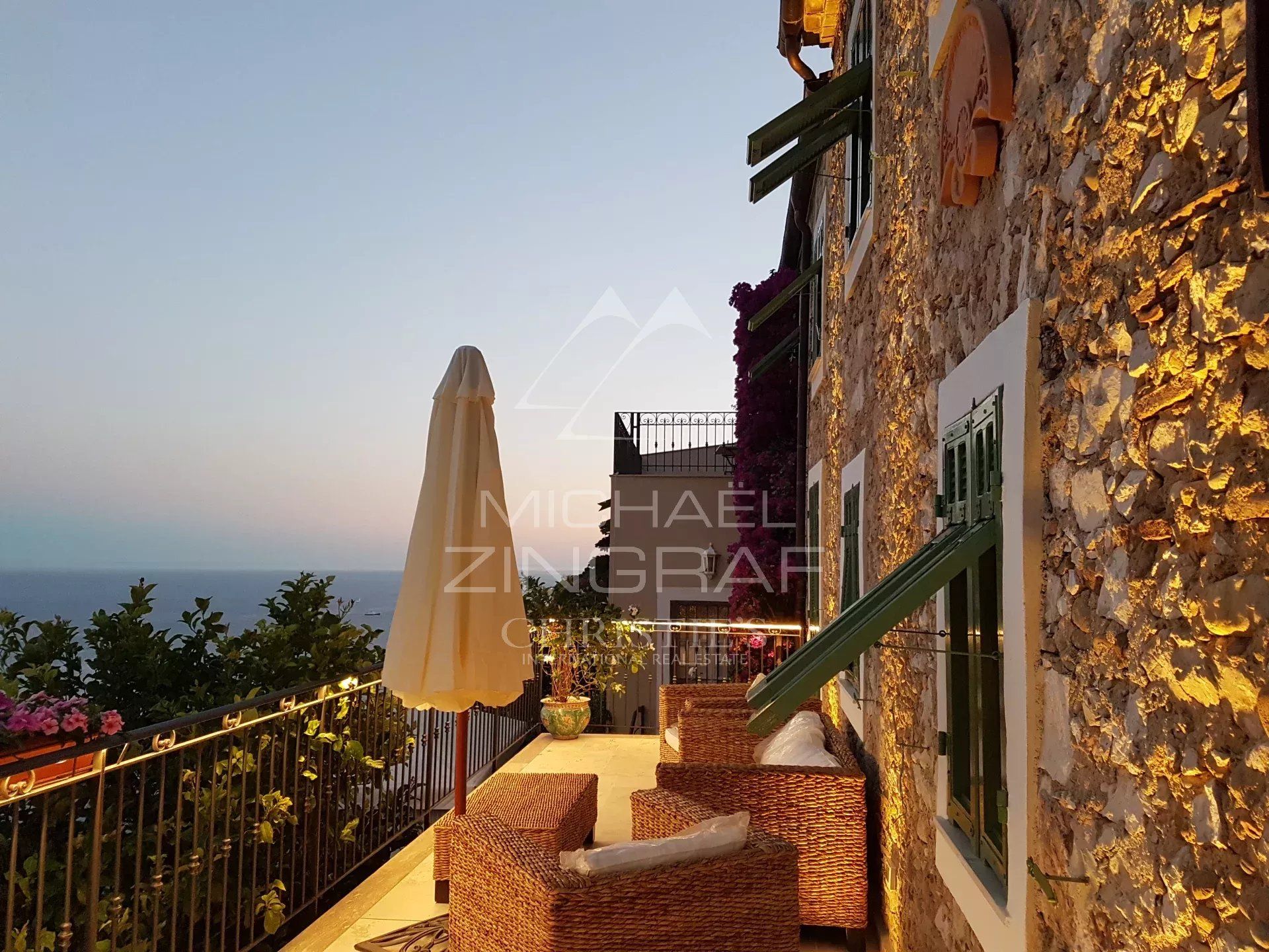 residencial no Roquebrune-Cap-Martin, Alpes-Maritimes 12892657