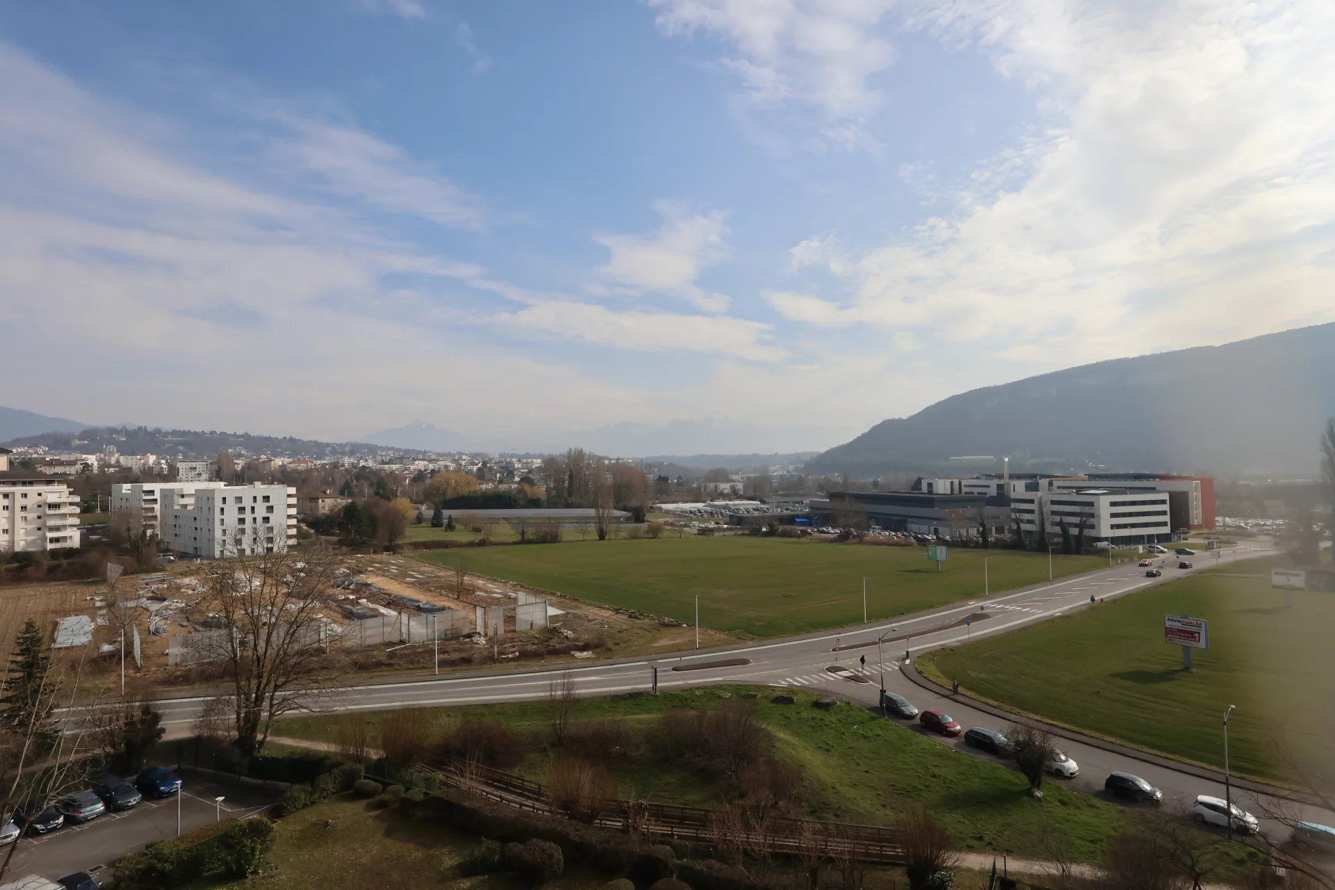 Condominium in Annemasse, Auvergne-Rhone-Alpes 12892740