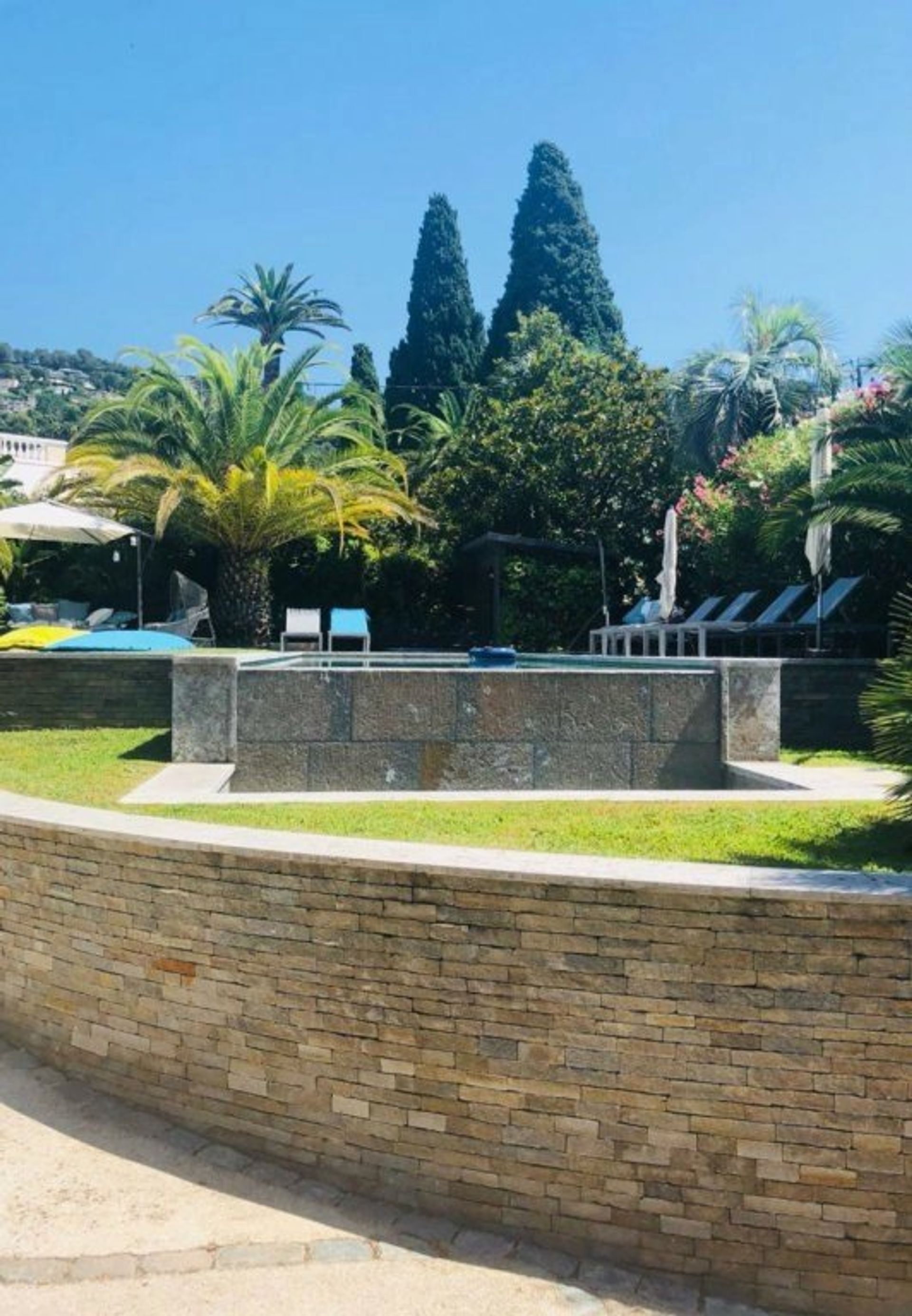 House in Cannes, Provence-Alpes-Cote d'Azur 12892749