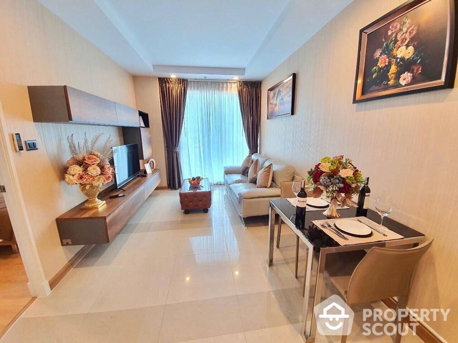 Condominium in Huai Khwang, Krung Thep Maha Nakhon 12892986