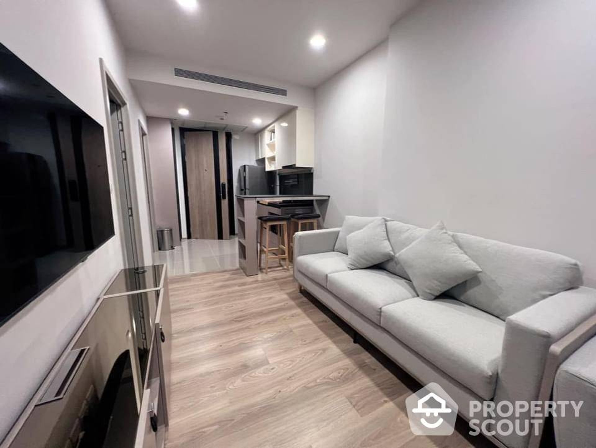 Condominium in Khlong Toei, Krung Thep Maha Nakhon 12893333