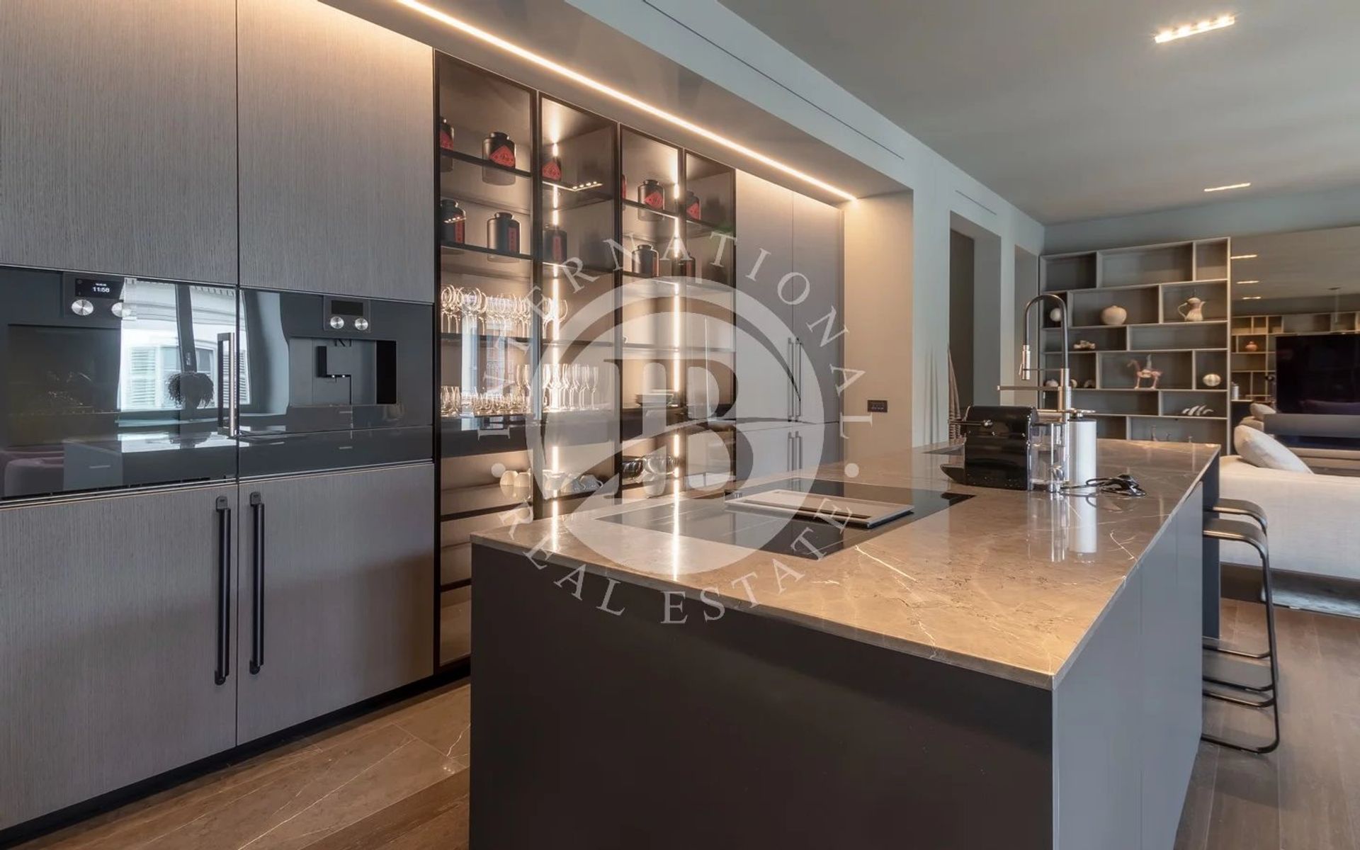 Condominium in Milan, Lombardy 12893555