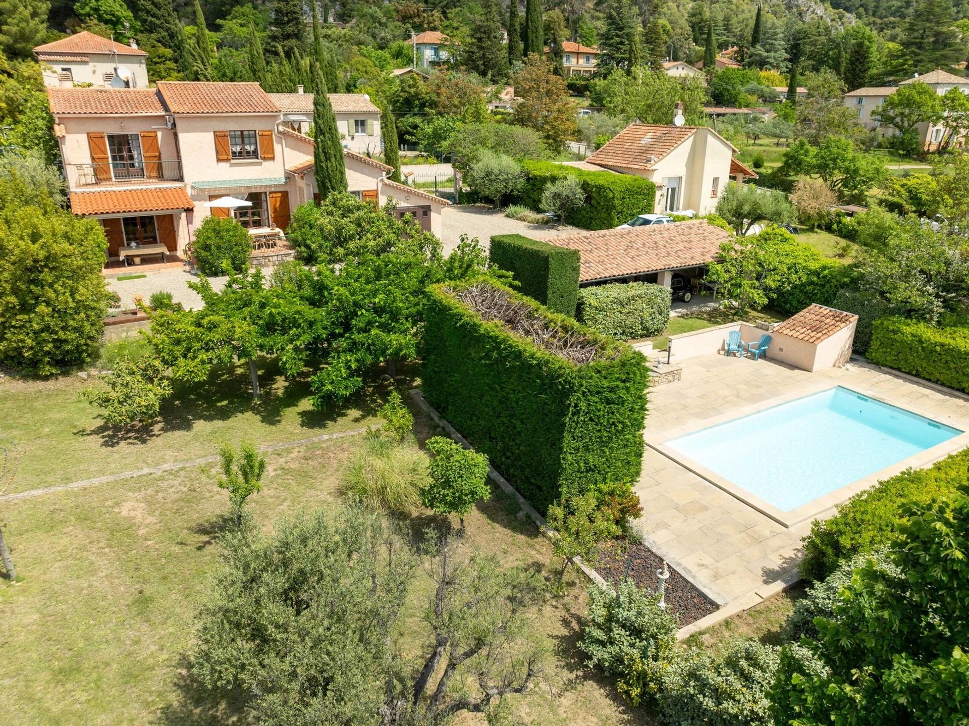 House in Villecroze, Provence-Alpes-Cote d'Azur 12893972