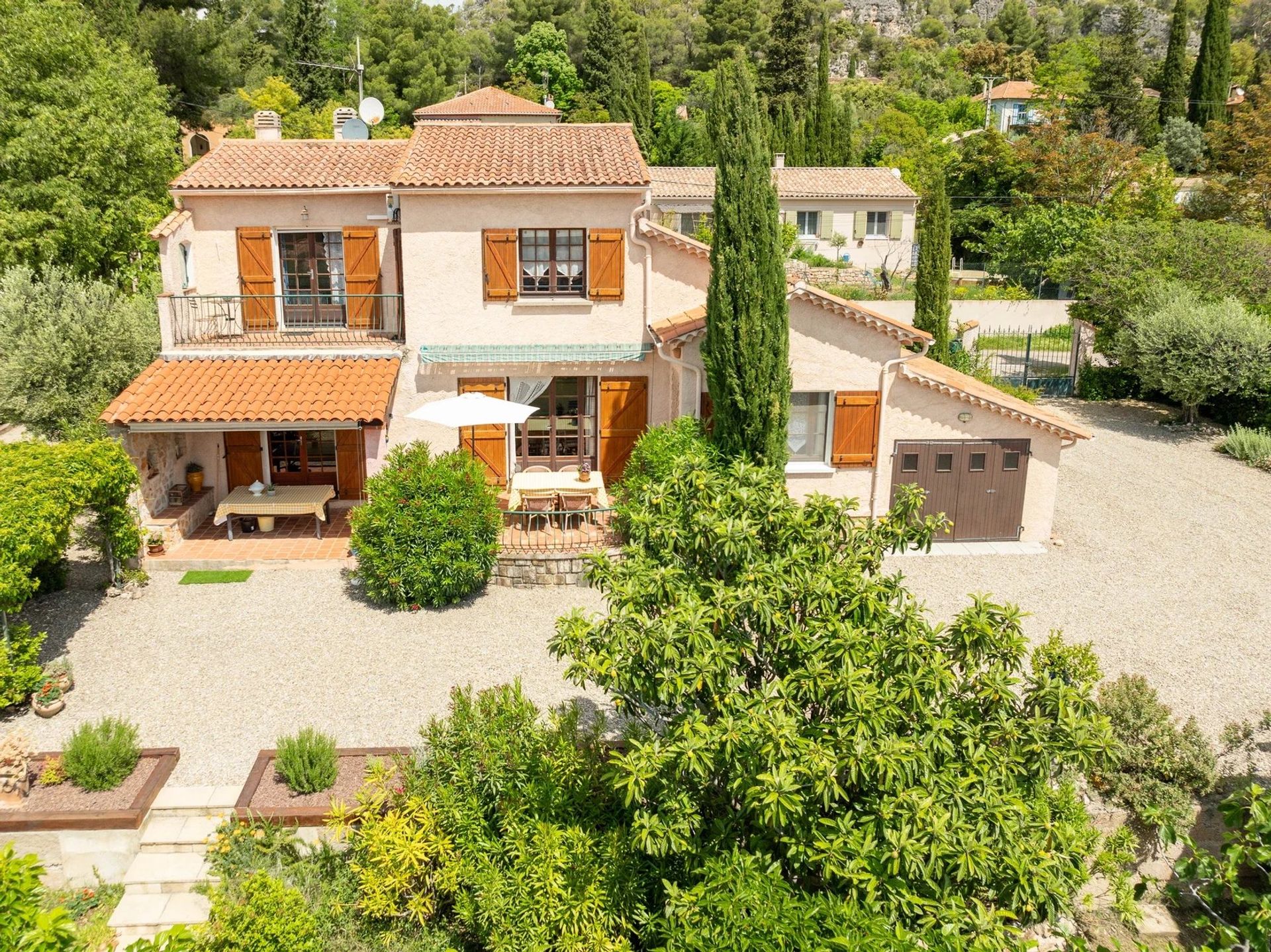 House in Villecroze, Provence-Alpes-Cote d'Azur 12893972