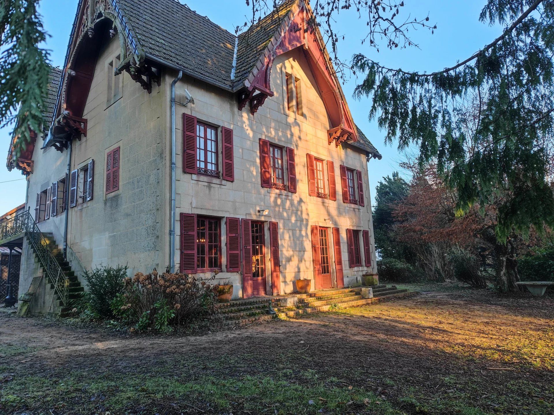 Lain di La Chapelle-sous-Uchon, Bourgogne-Franche-Comte 12893984