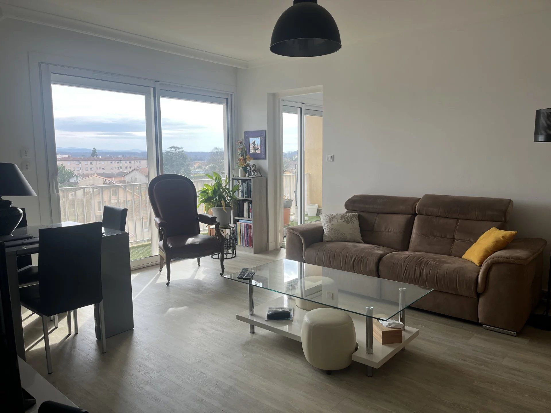 Condominium dans Bourg-en-Bresse, Auvergne-Rhone-Alpes 12893993