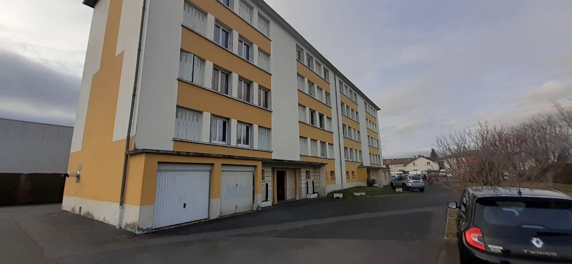 Eigentumswohnung im Aurillac, Auvergne-Rhone-Alpes 12893996