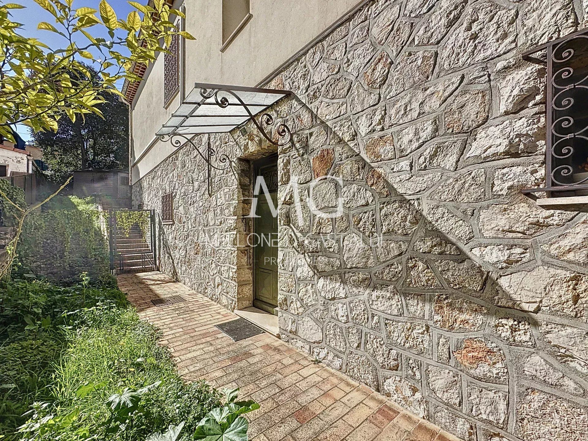 Flere hus i Cannes, Provence-Alpes-Cote d'Azur 12894473