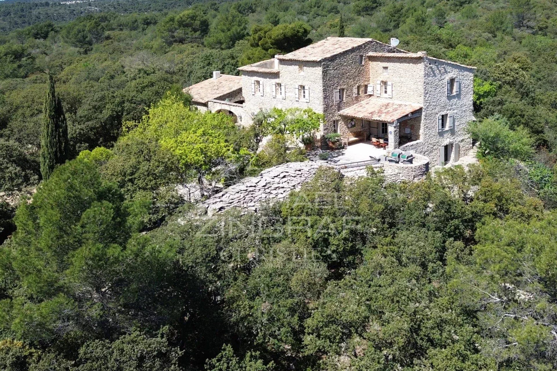 آخر في Gordes, Provence-Alpes-Cote d'Azur 12894945