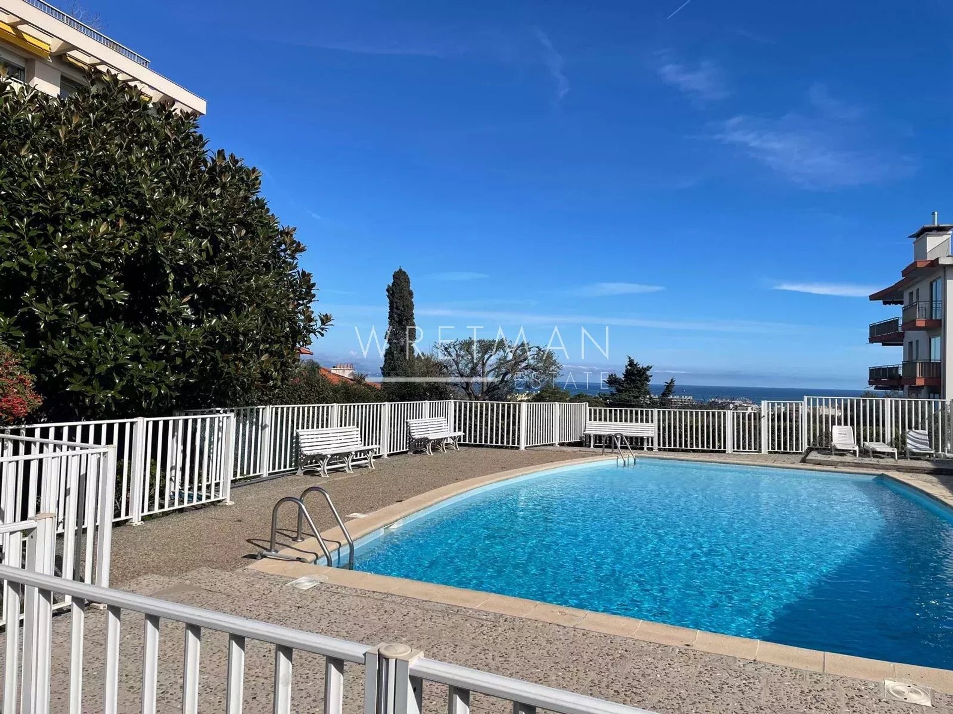 सम्मिलित में Antibes, Alpes-Maritimes 12894949