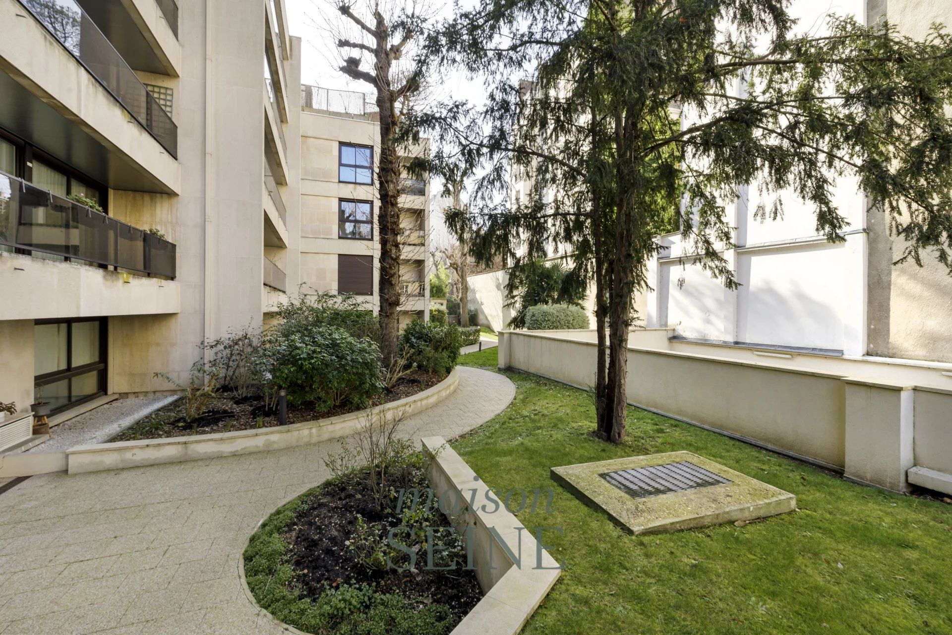 Condominio nel Neuilly-sur-Seine, Hauts-de-Seine 12895001