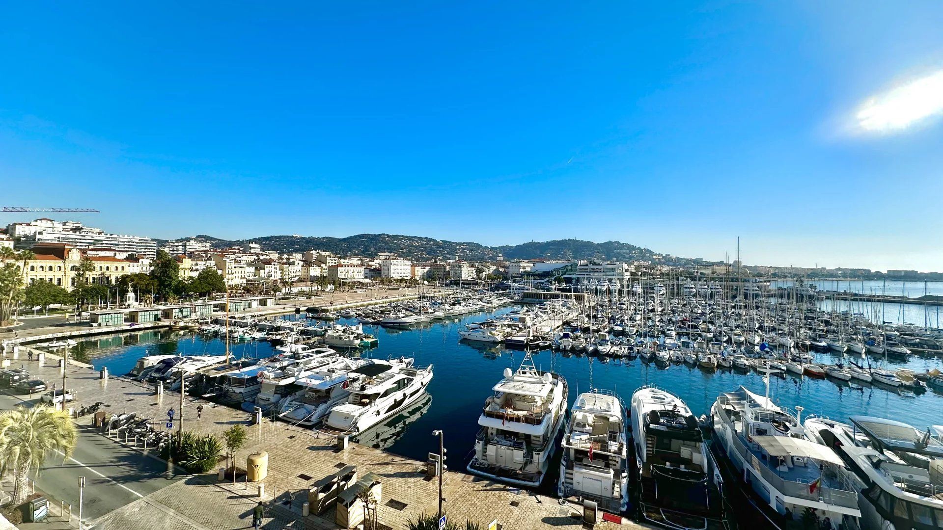 קוֹנדוֹמִינִיוֹן ב Cannes, Alpes-Maritimes 12895031