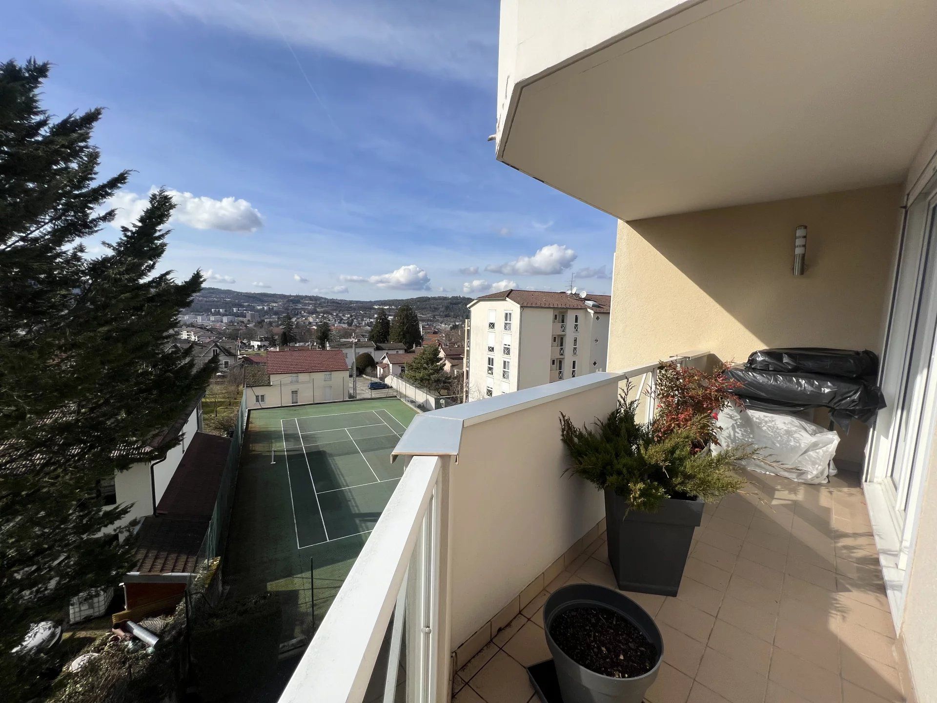 Кондоминиум в Oyonnax, Ain 12895038