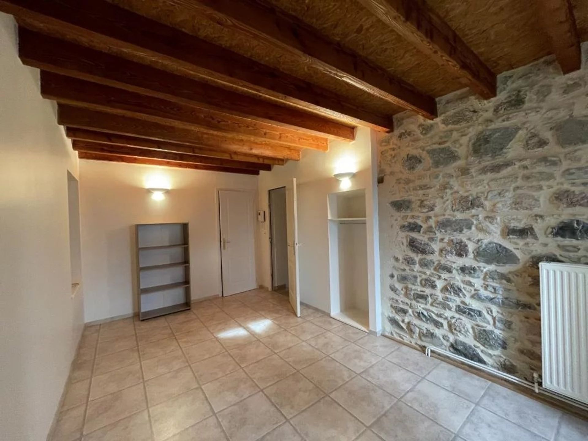 Kontor i Lantignie, Auvergne-Rhône-Alpes 12895047