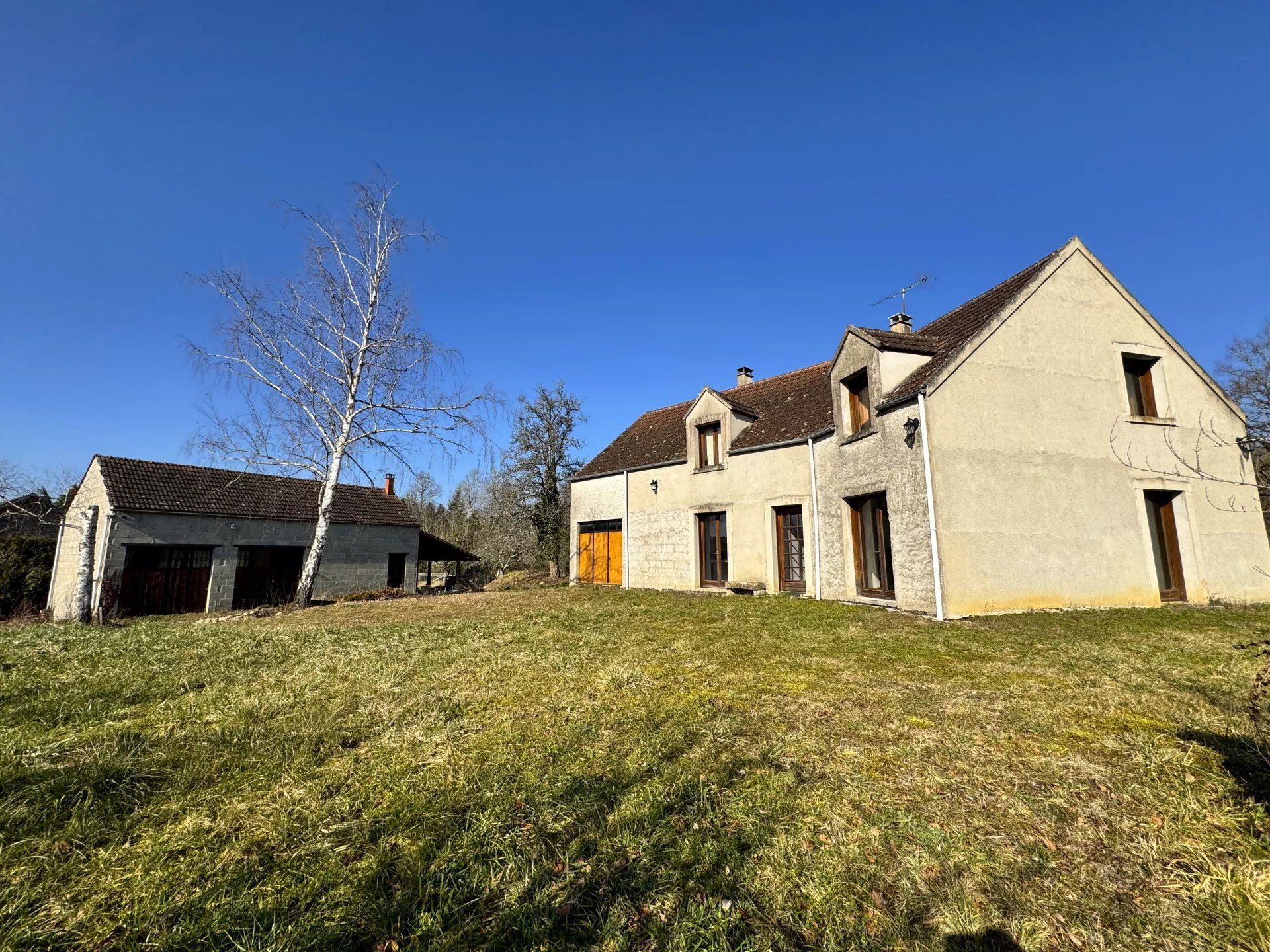 Talo sisään Avallon, Bourgogne-Franche-Comte 12895061