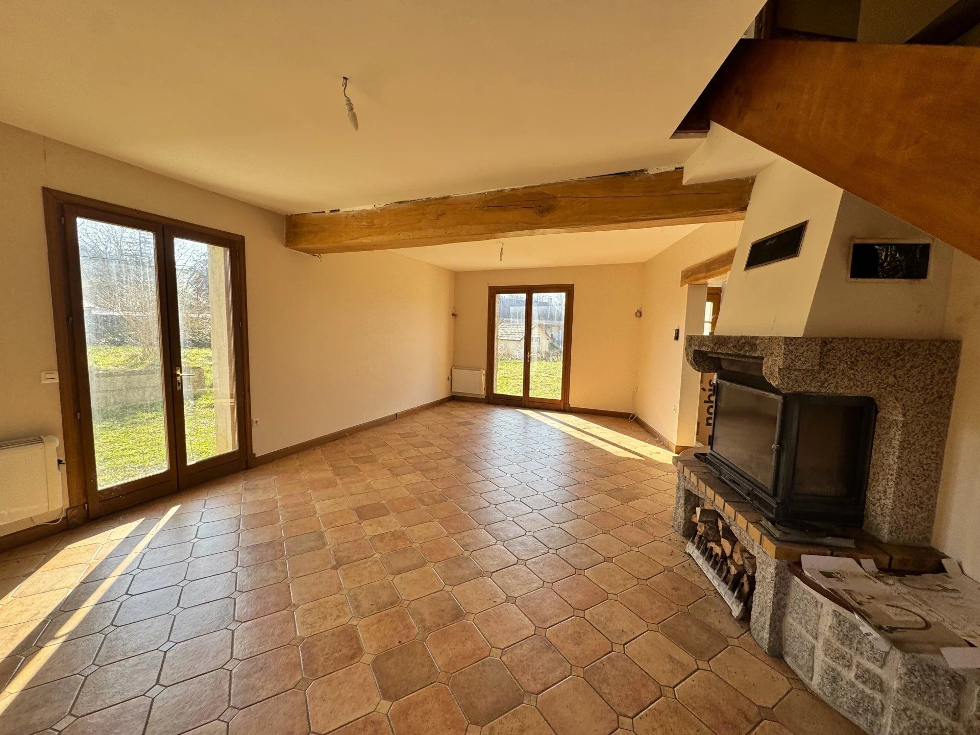 Rumah di Avallon, Bourgogne-Franche-Comte 12895061