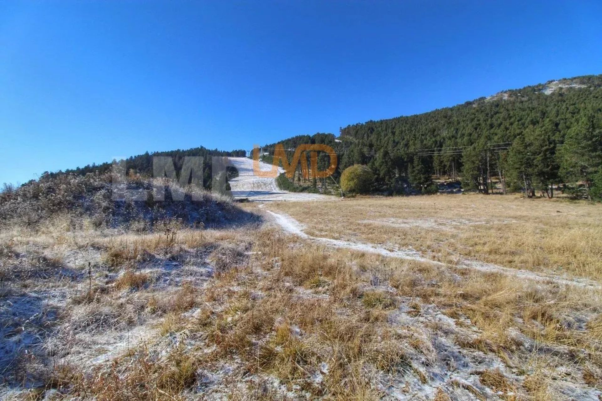 Kommerciel i Les Angles, Pyrénées-Orientales 12895075