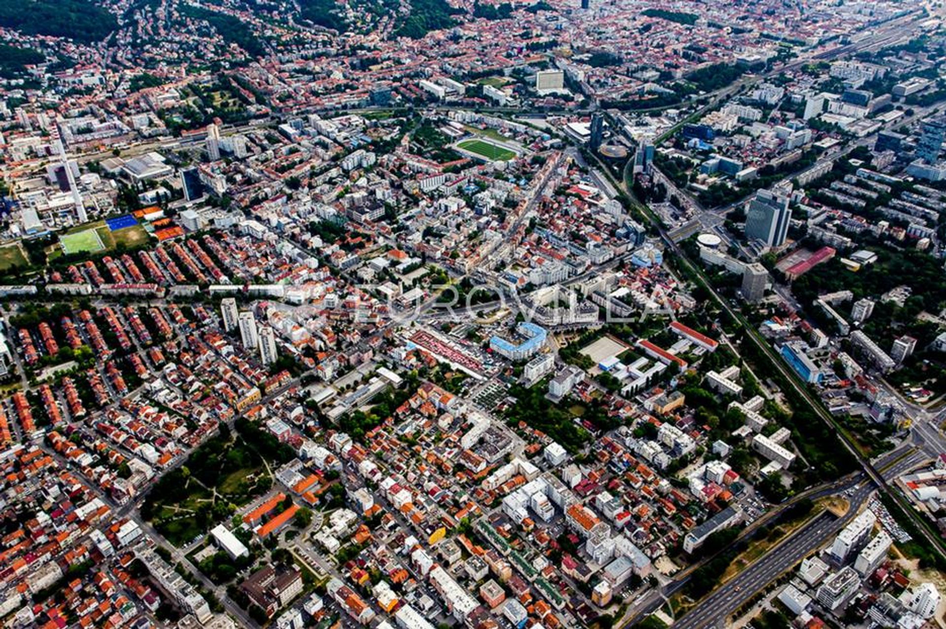 Land in Zagreb, Zagreb, Grad 12895183