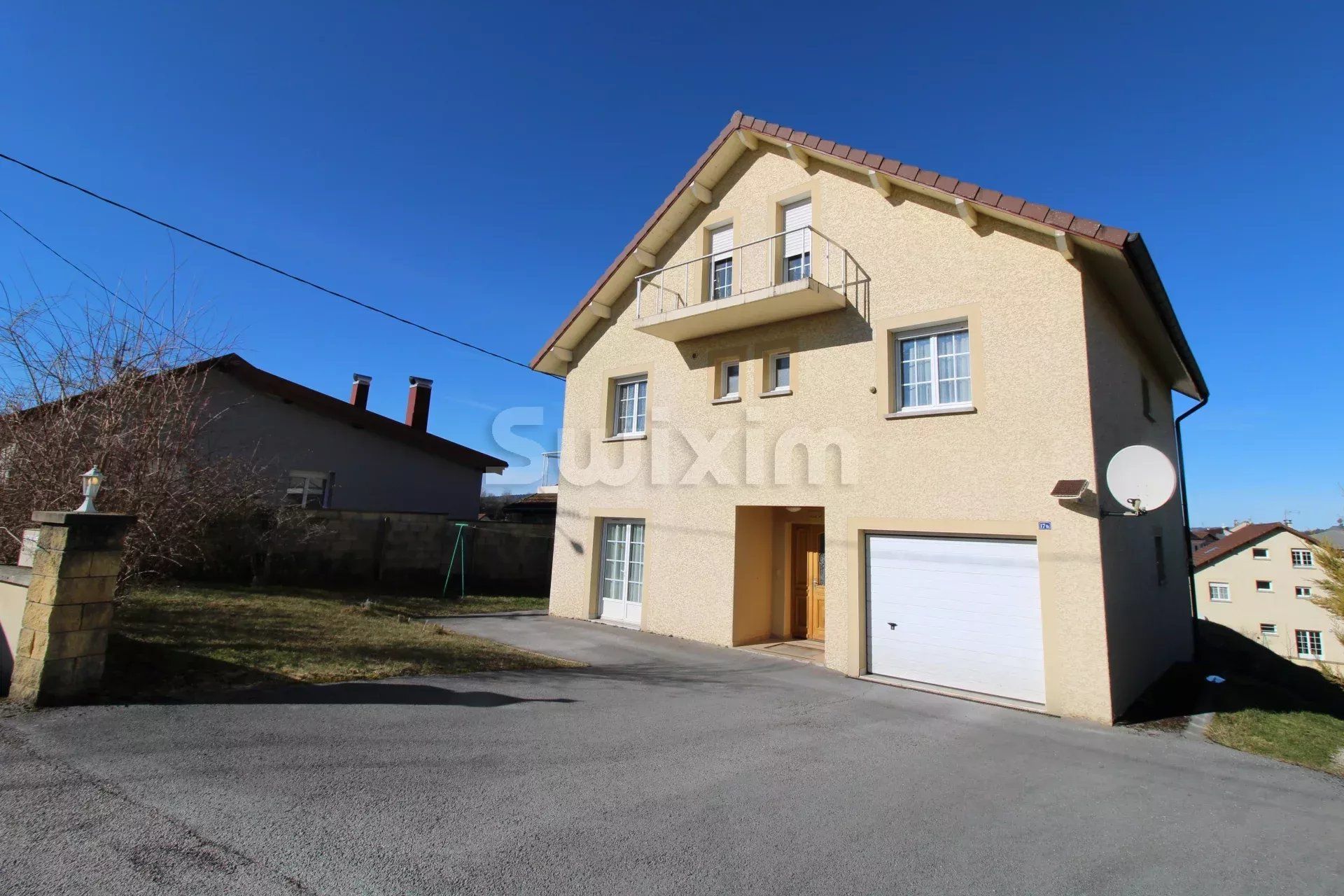 Casa nel Saint-Laurent-du-Jura, Bourgogne-Franche-Comte 12895564