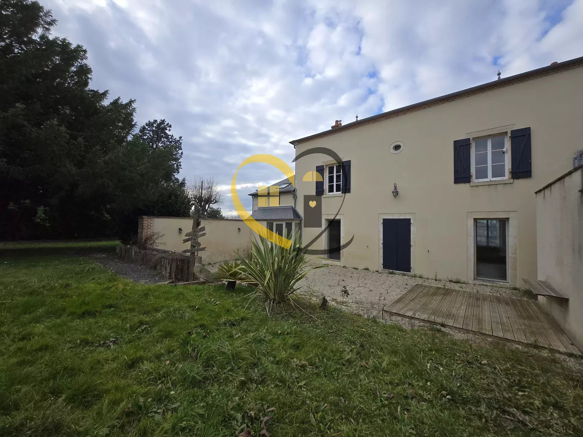 casa en Les Aix-d'Angillon, Cher 12895630