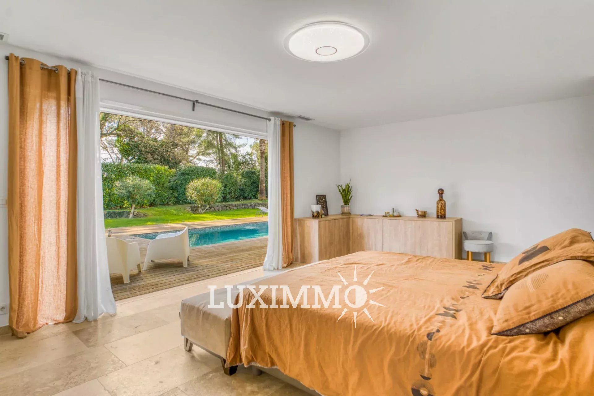 House in Mougins, Alpes-Maritimes 12896106