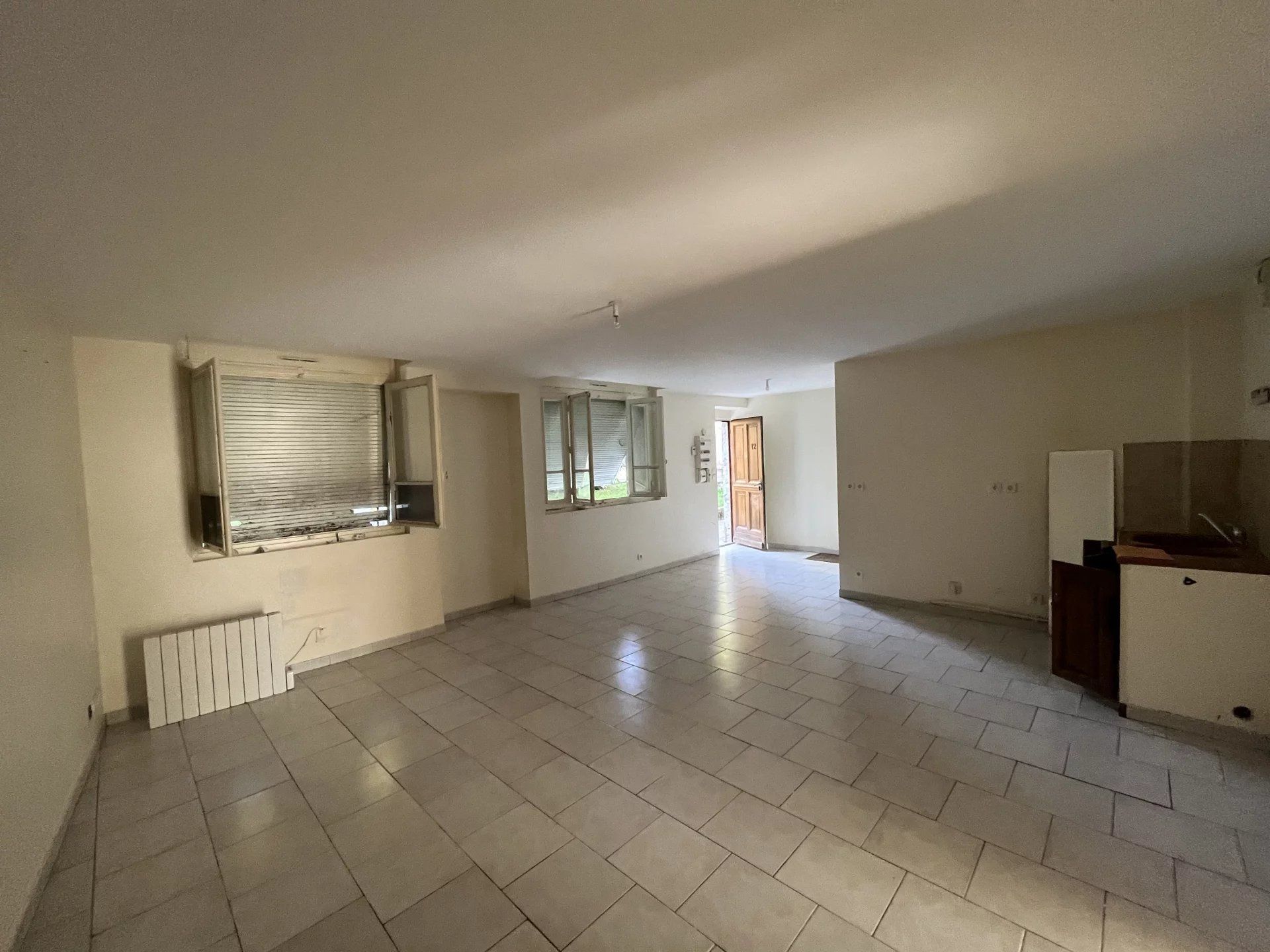 Condominium in Ancy-le-Franc, Yonne 12896113