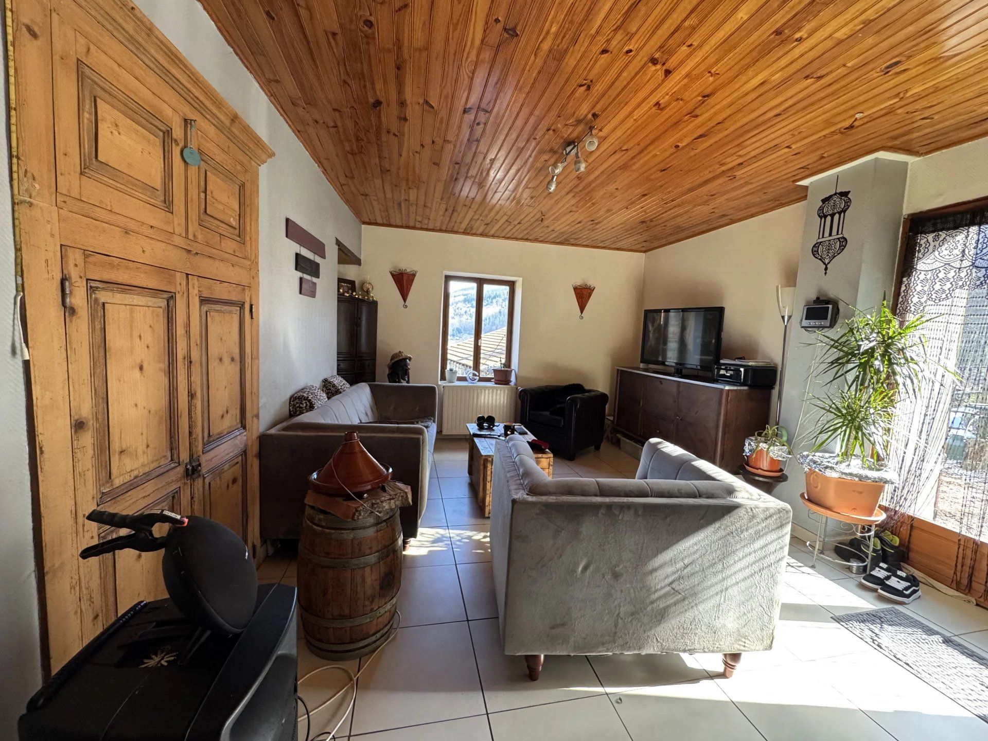 casa en Pavezin, Auvernia-Ródano-Alpes 12896913