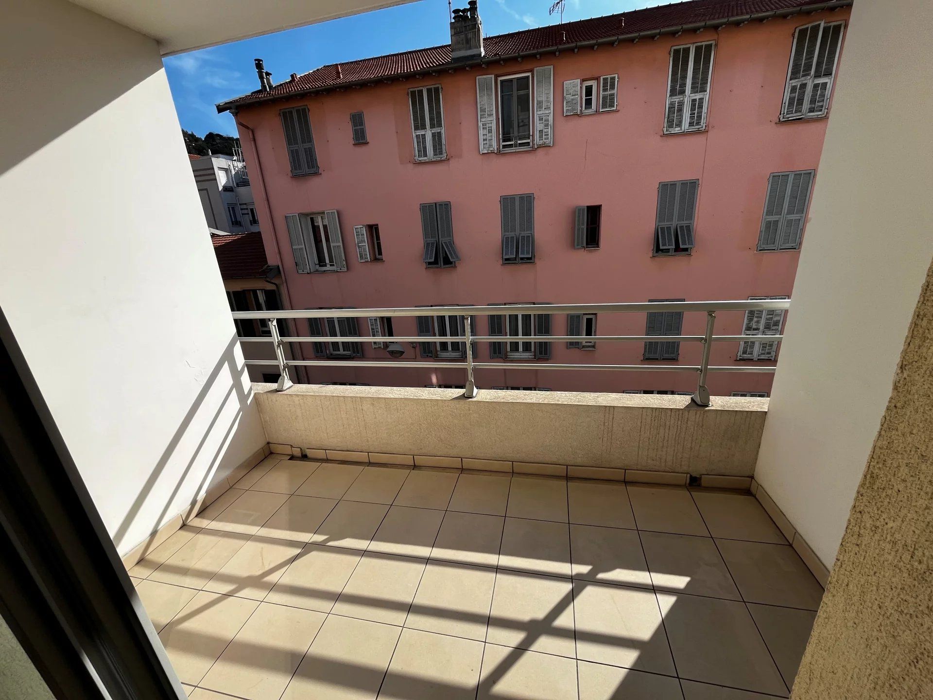 Osakehuoneisto sisään Kiva, Provence-Alpes-Cote d'Azur 12896922