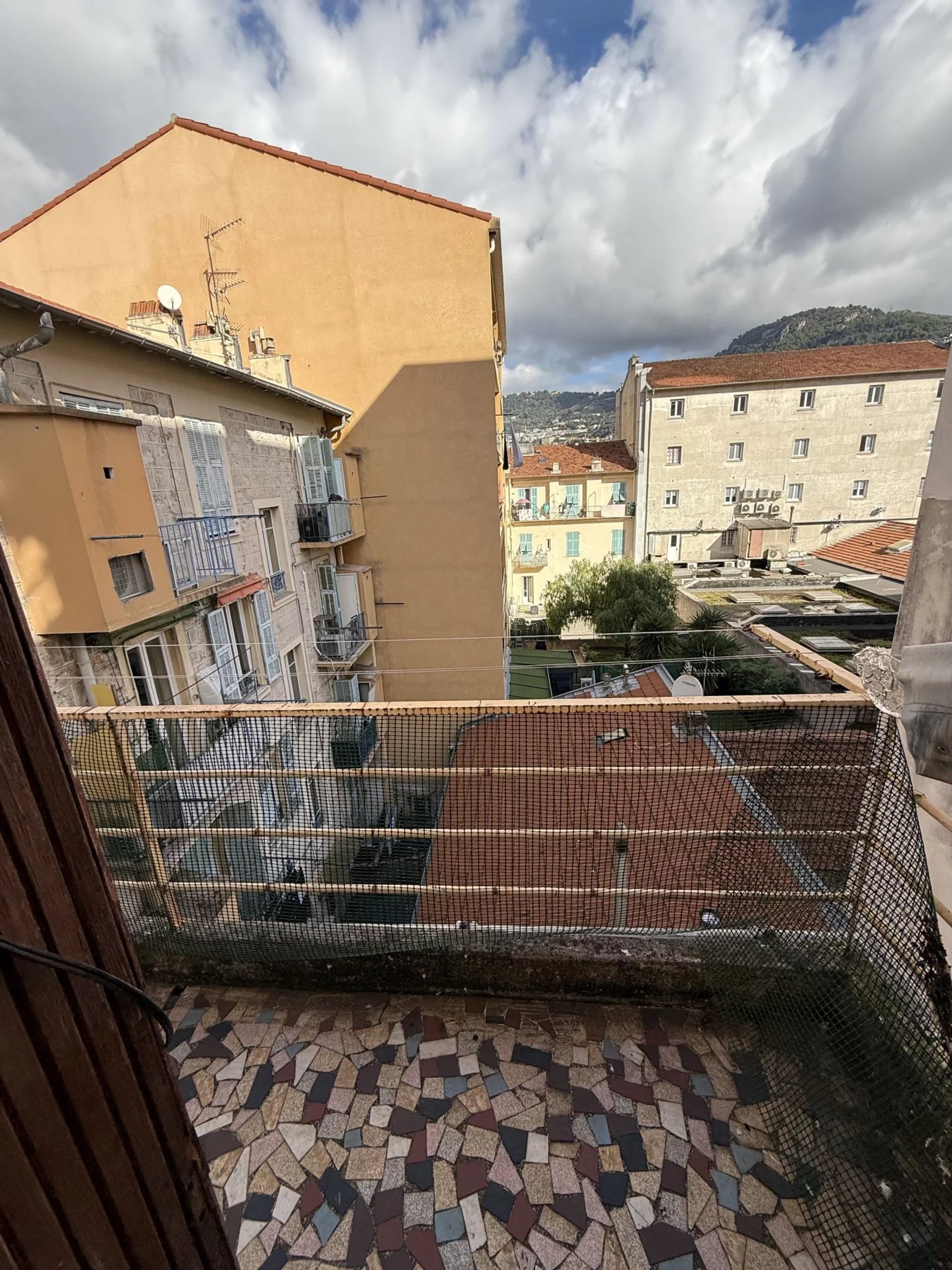 Condominium in Nice, Alpes-Maritimes 12896930