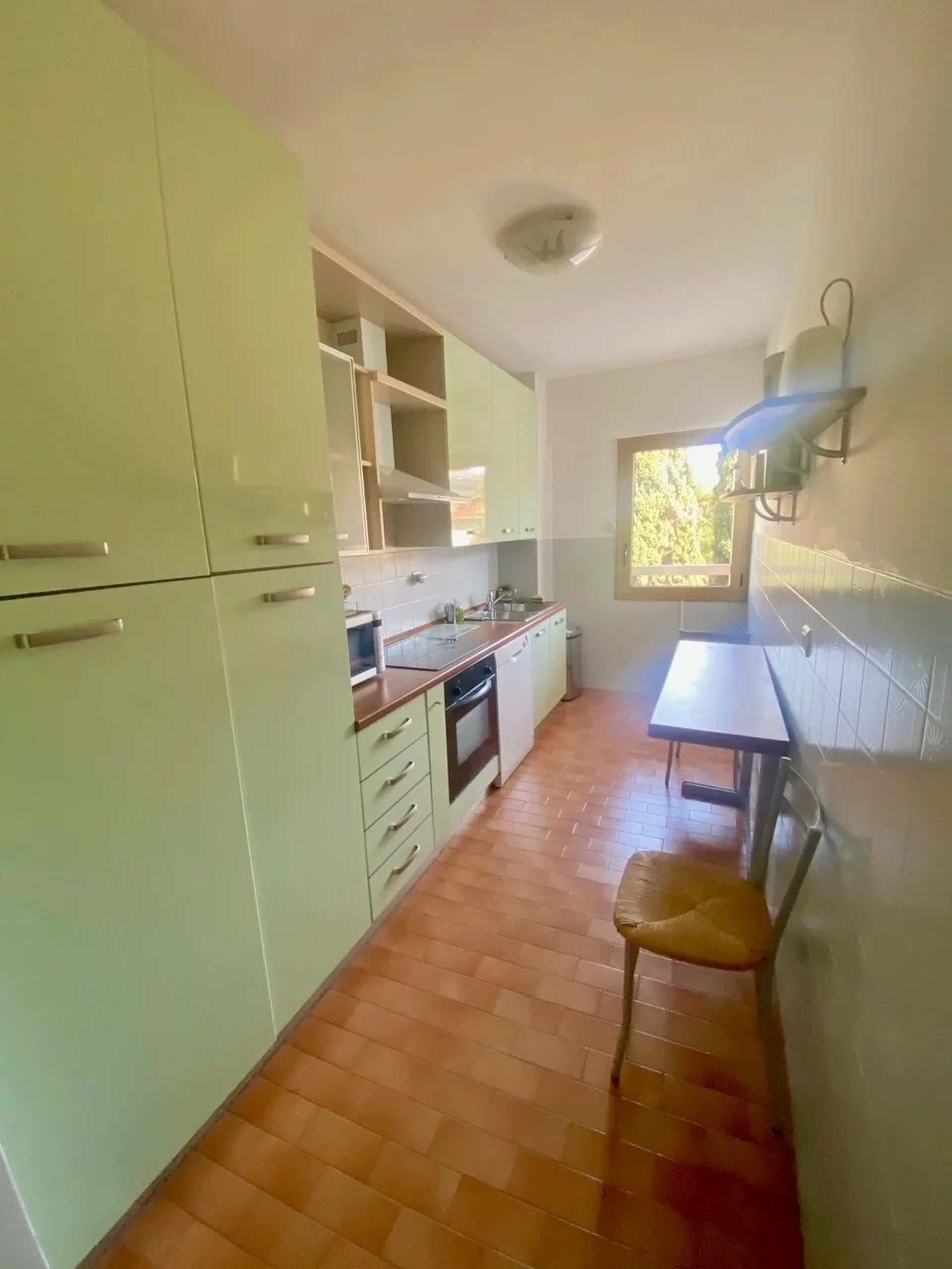 Osakehuoneisto sisään Kiva, Provence-Alpes-Cote d'Azur 12896936