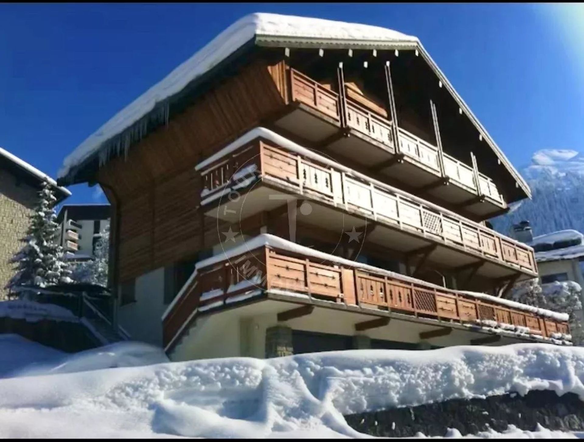 Residencial en La Clusaz, Haute-Savoie 12896944