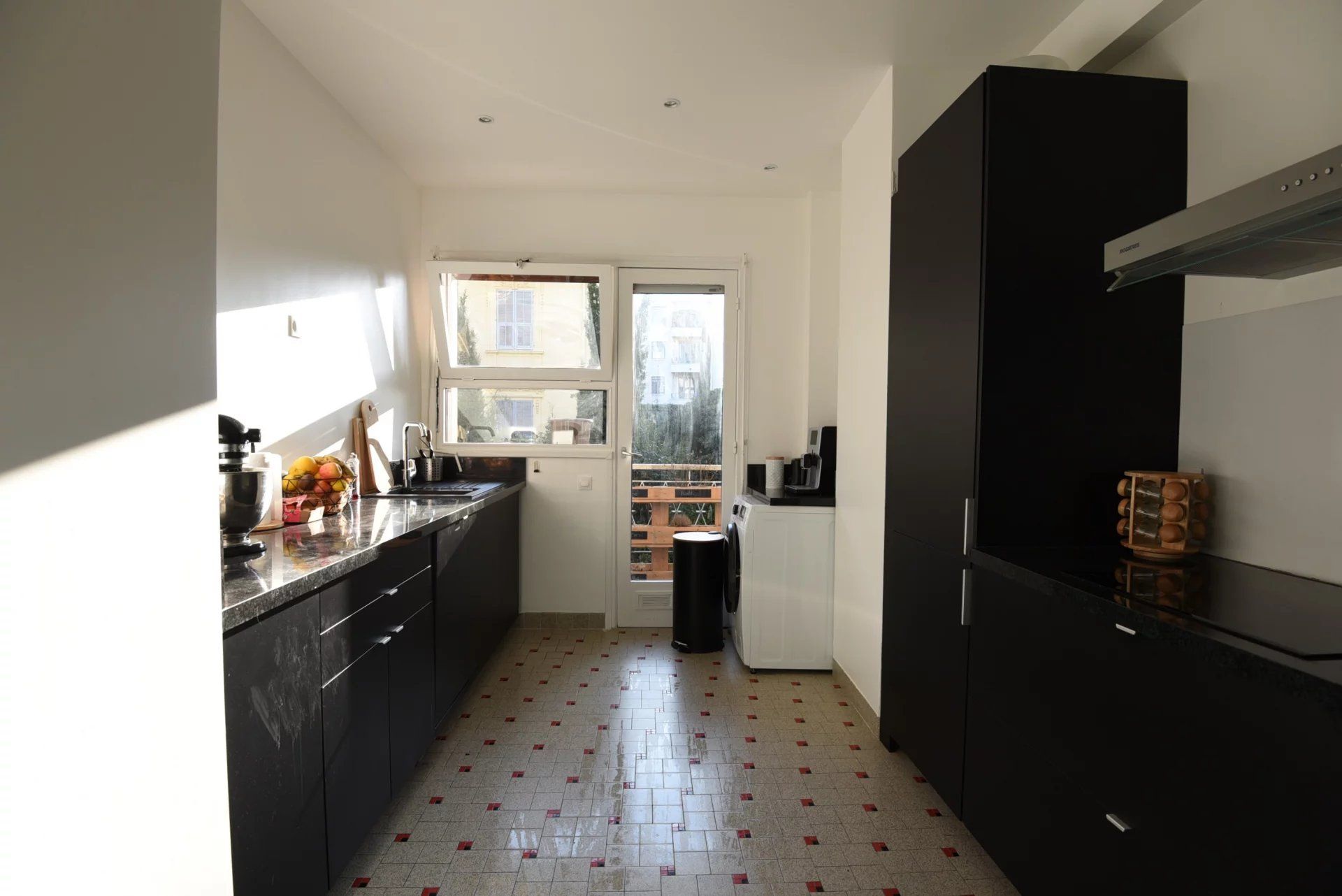 Condominium in Nice, Alpes-Maritimes 12896968