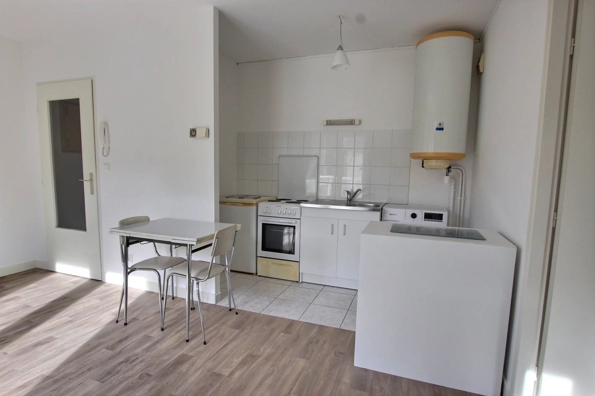 Condominium in Bourges, Centre-Val de Loire 12897002