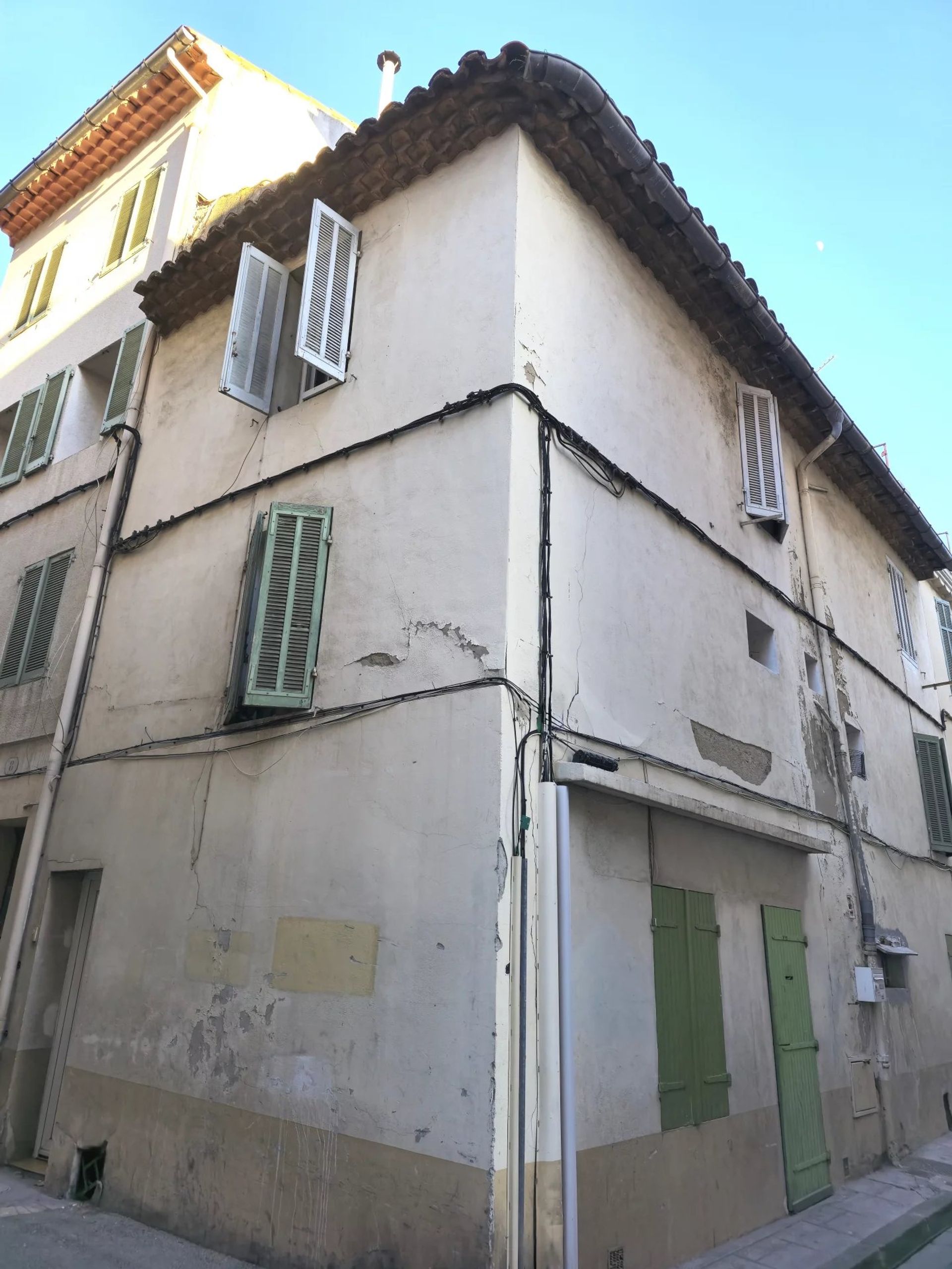 Annen i Aubagne, Provence-Alpes-Cote d'Azur 12898487