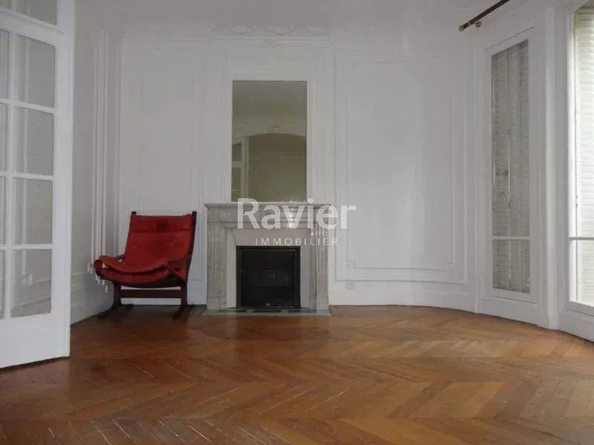 Residential in Paris 16ème, Paris 12898492