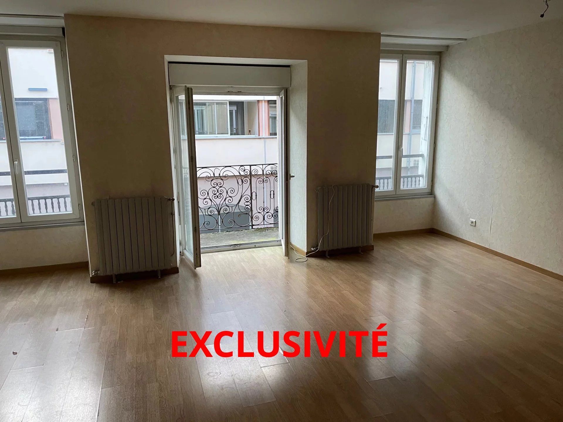 Condominium dans Saint-Claude, Bourgogne-Franche-Comte 12898494