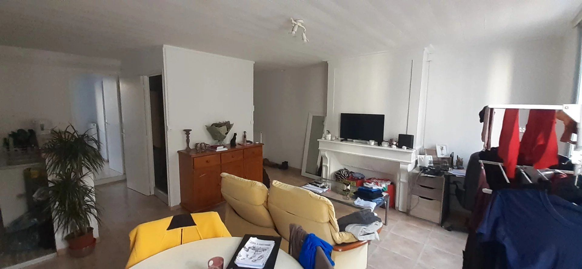 Condominium in Aurillac, Auvergne-Rhone-Alpes 12898560