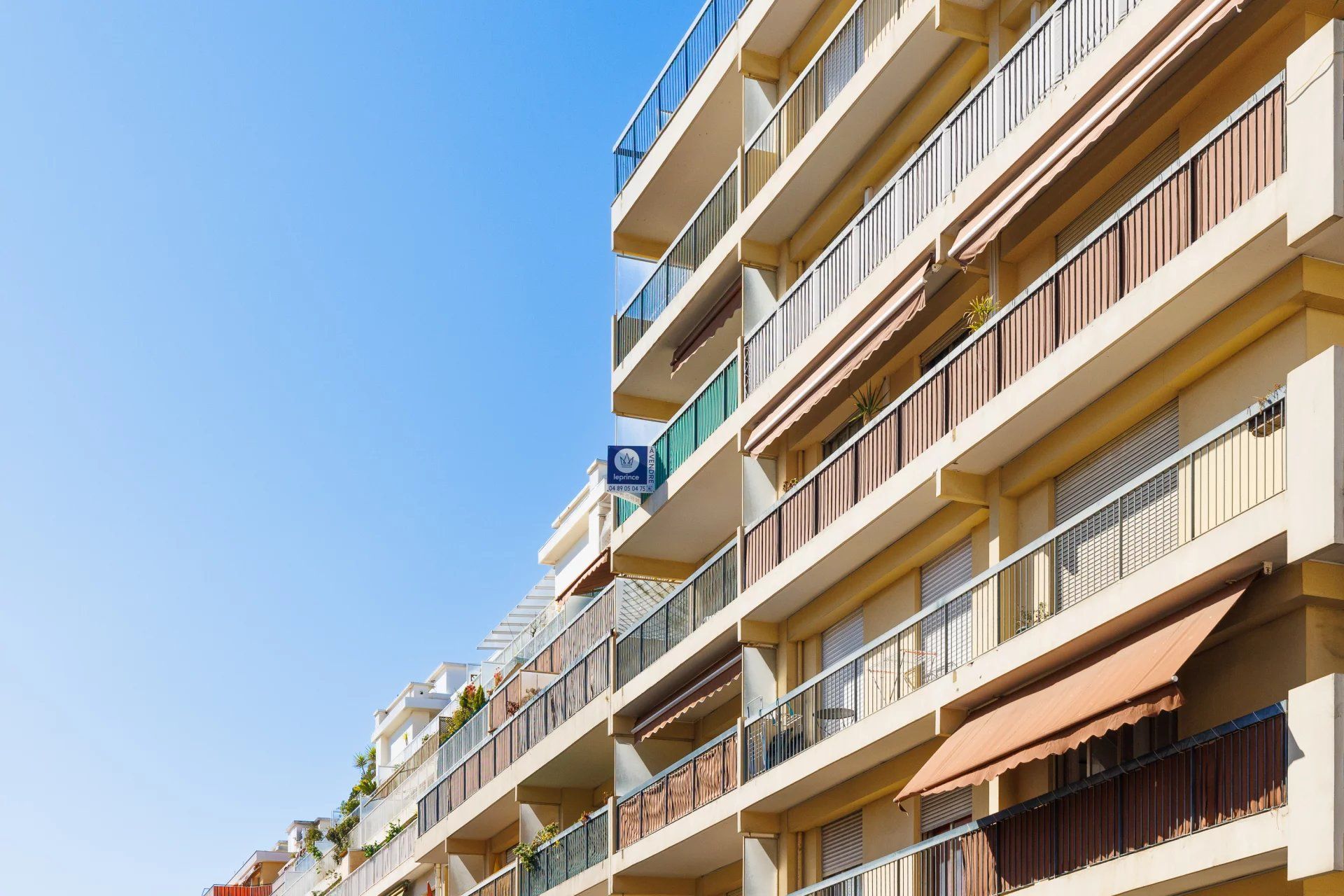 Condominium in Nice, Alpes-Maritimes 12898767