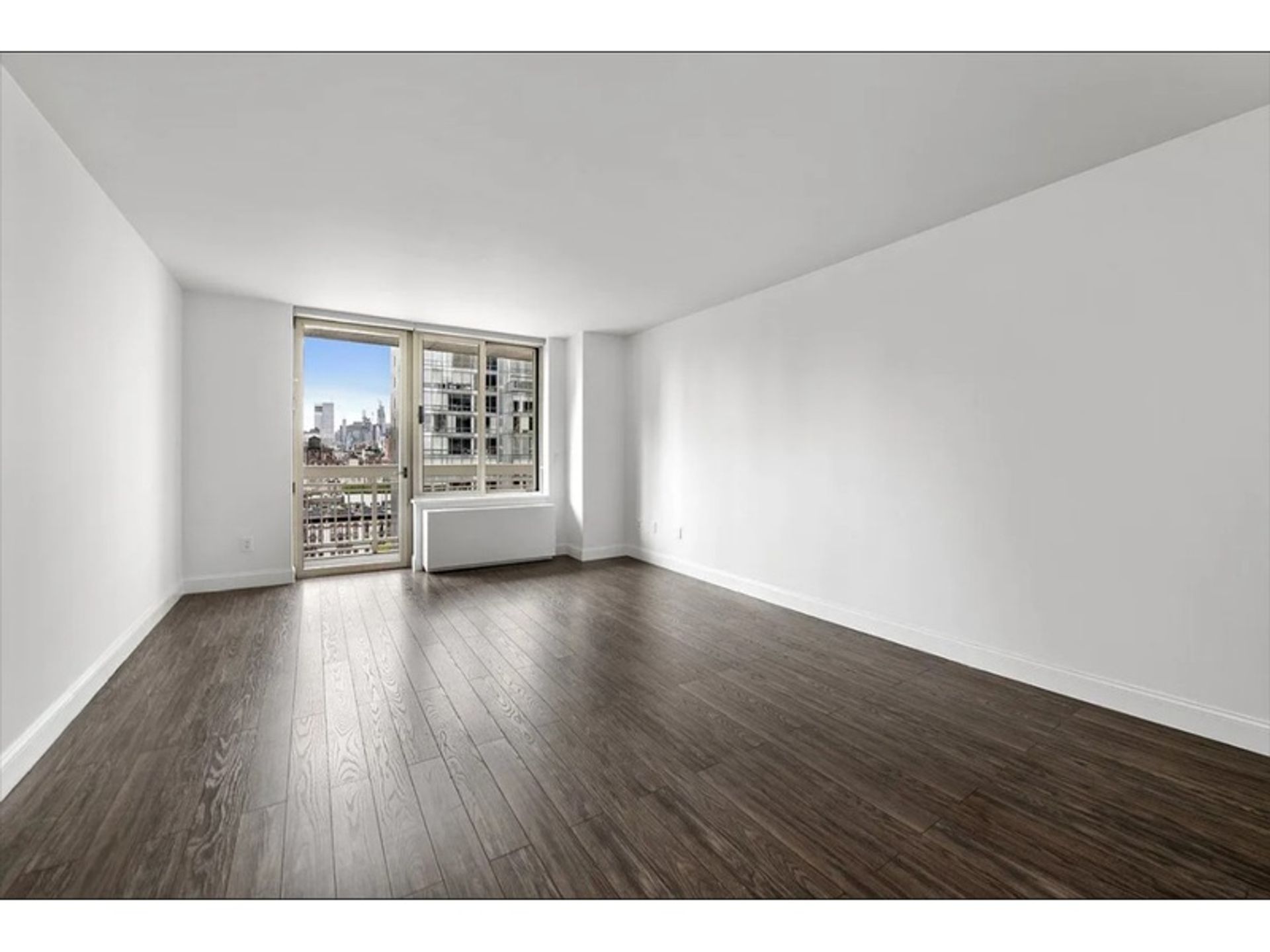 Condominium in New York, New York 12899052