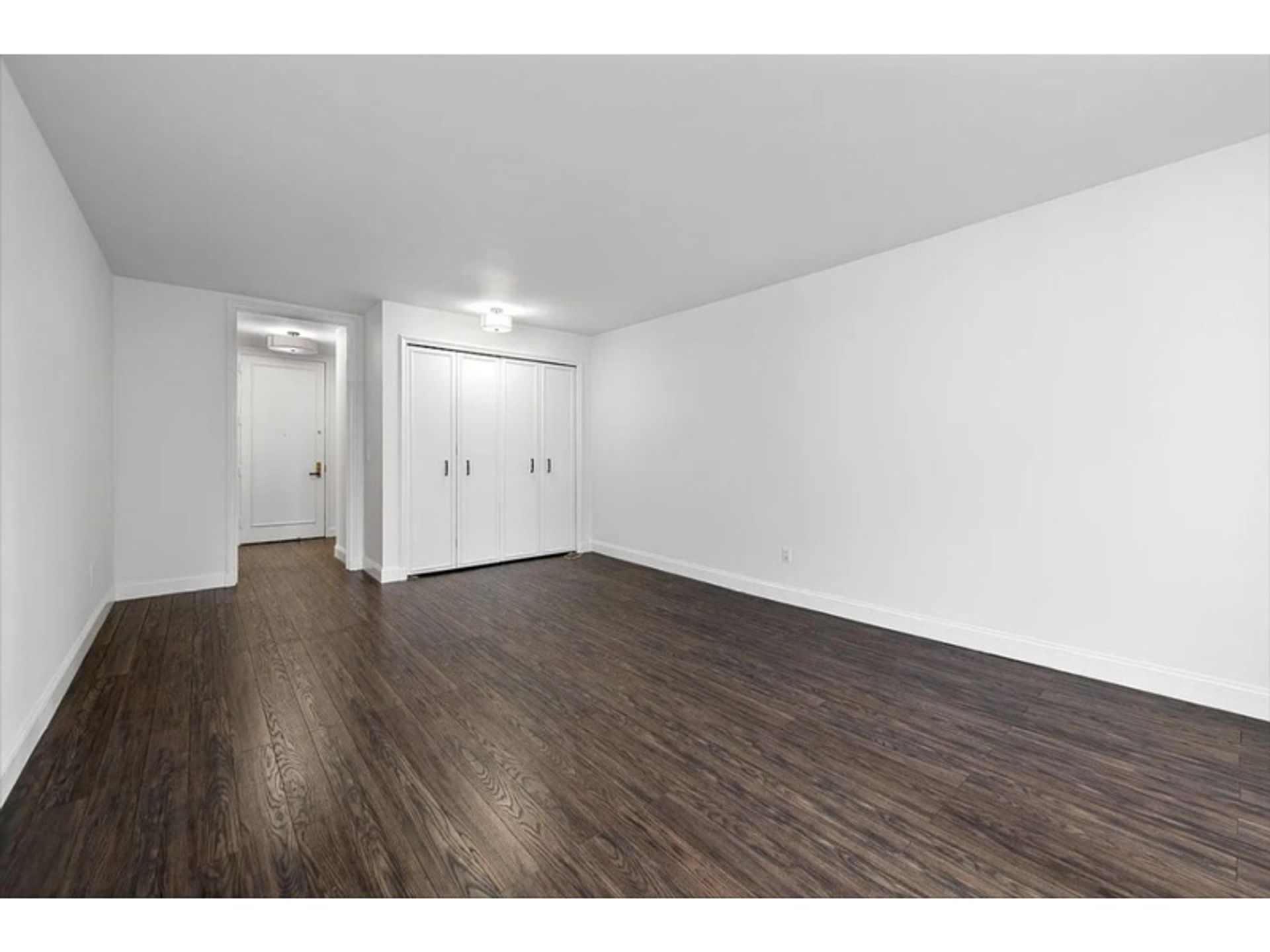 Condominium in New York, New York 12899052