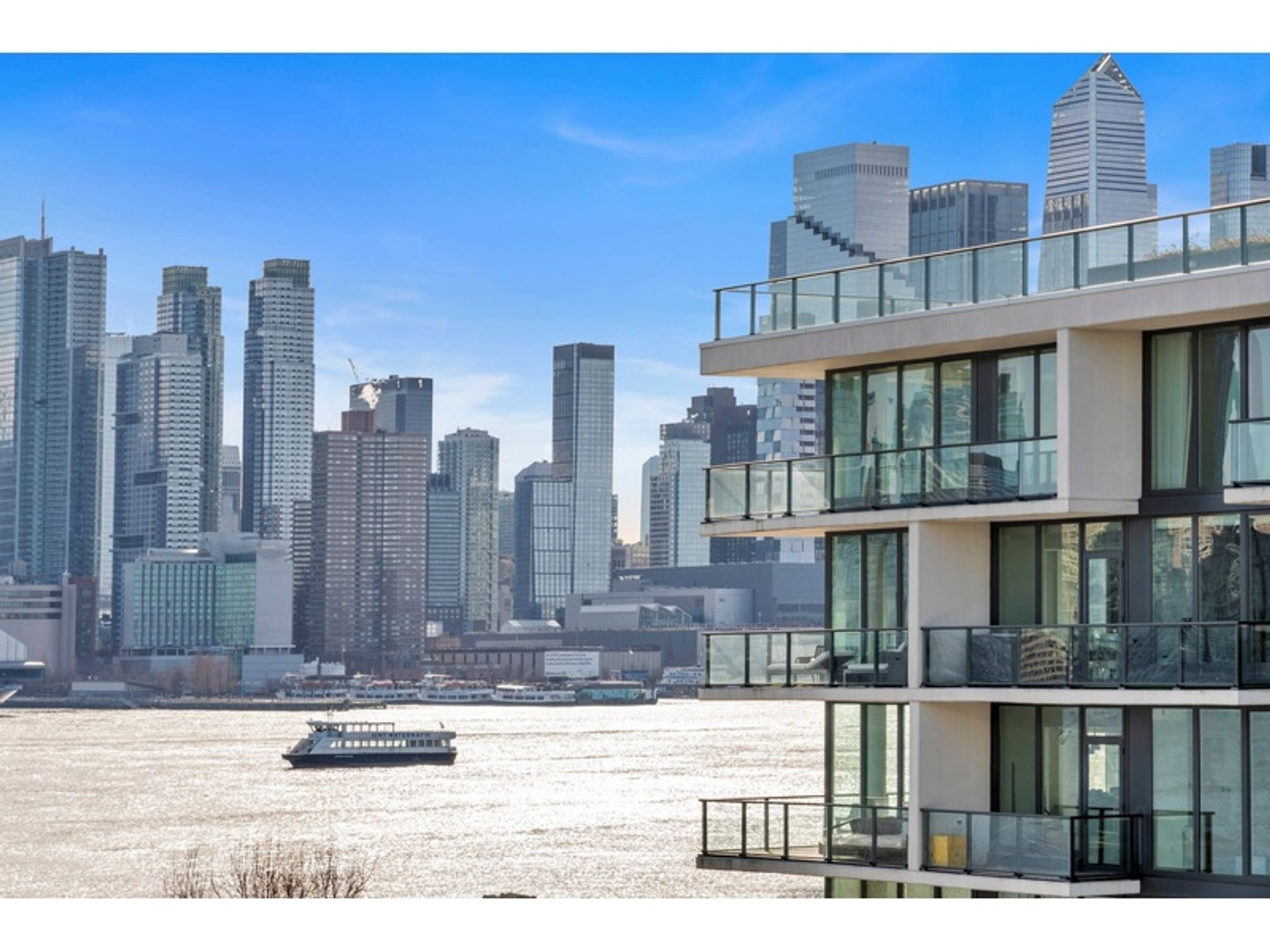 Condominium in Weehawken, New Jersey 12899073