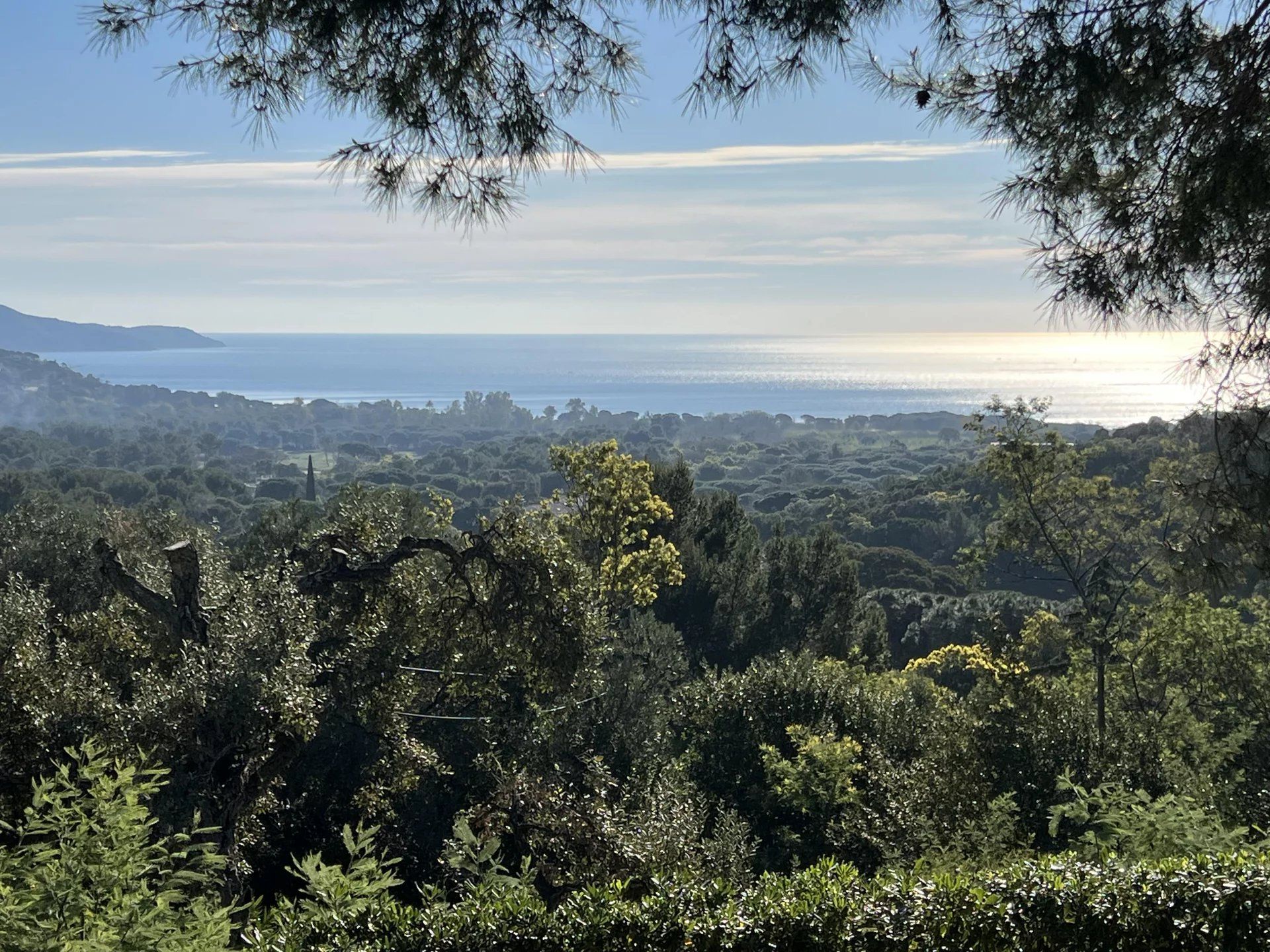 Talo sisään Cavalaire-sur-Mer, Provence-Alpes-Cote d'Azur 12899381