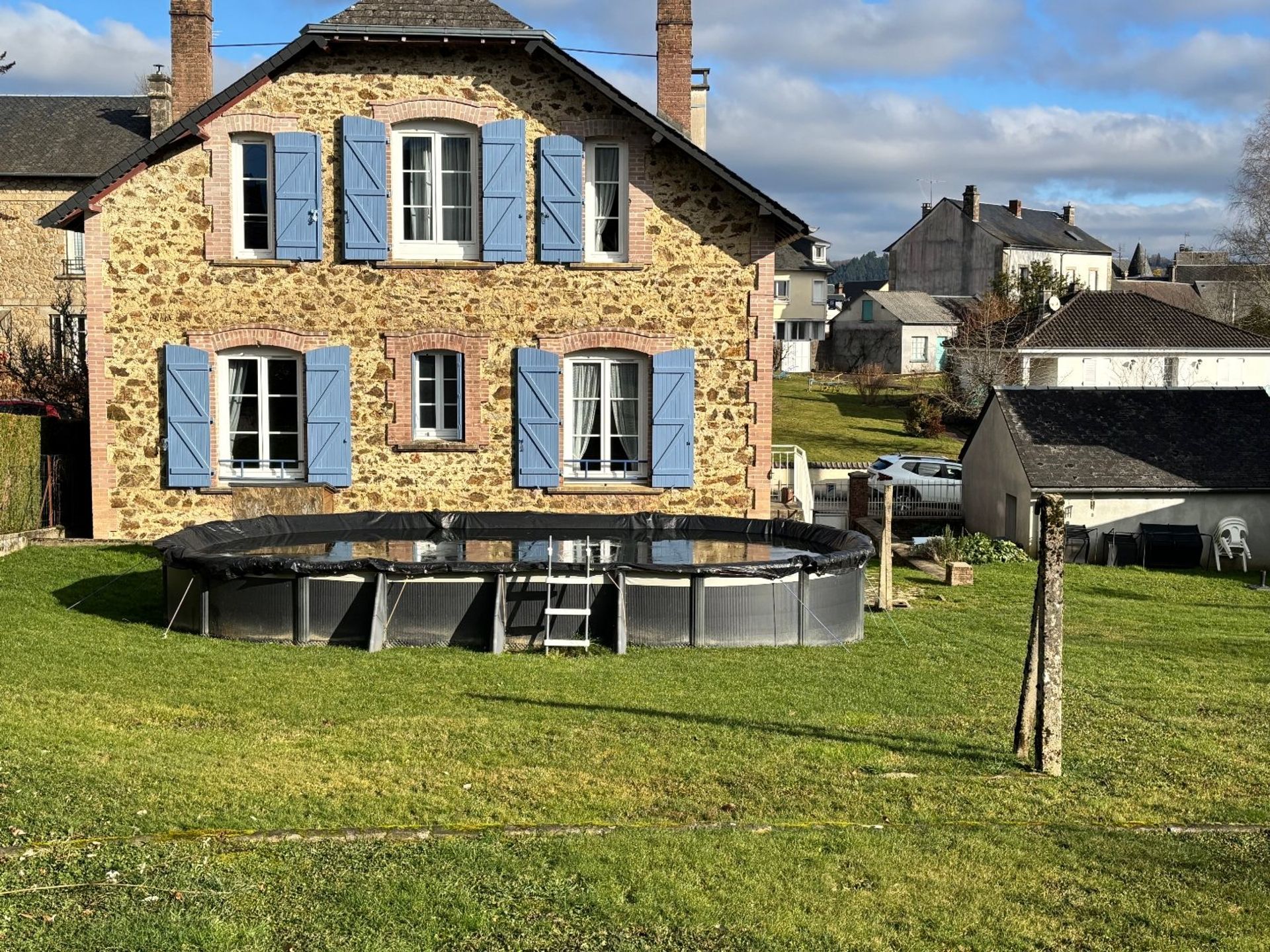 casa en Chamberet, Nouvelle-Aquitaine 12899762